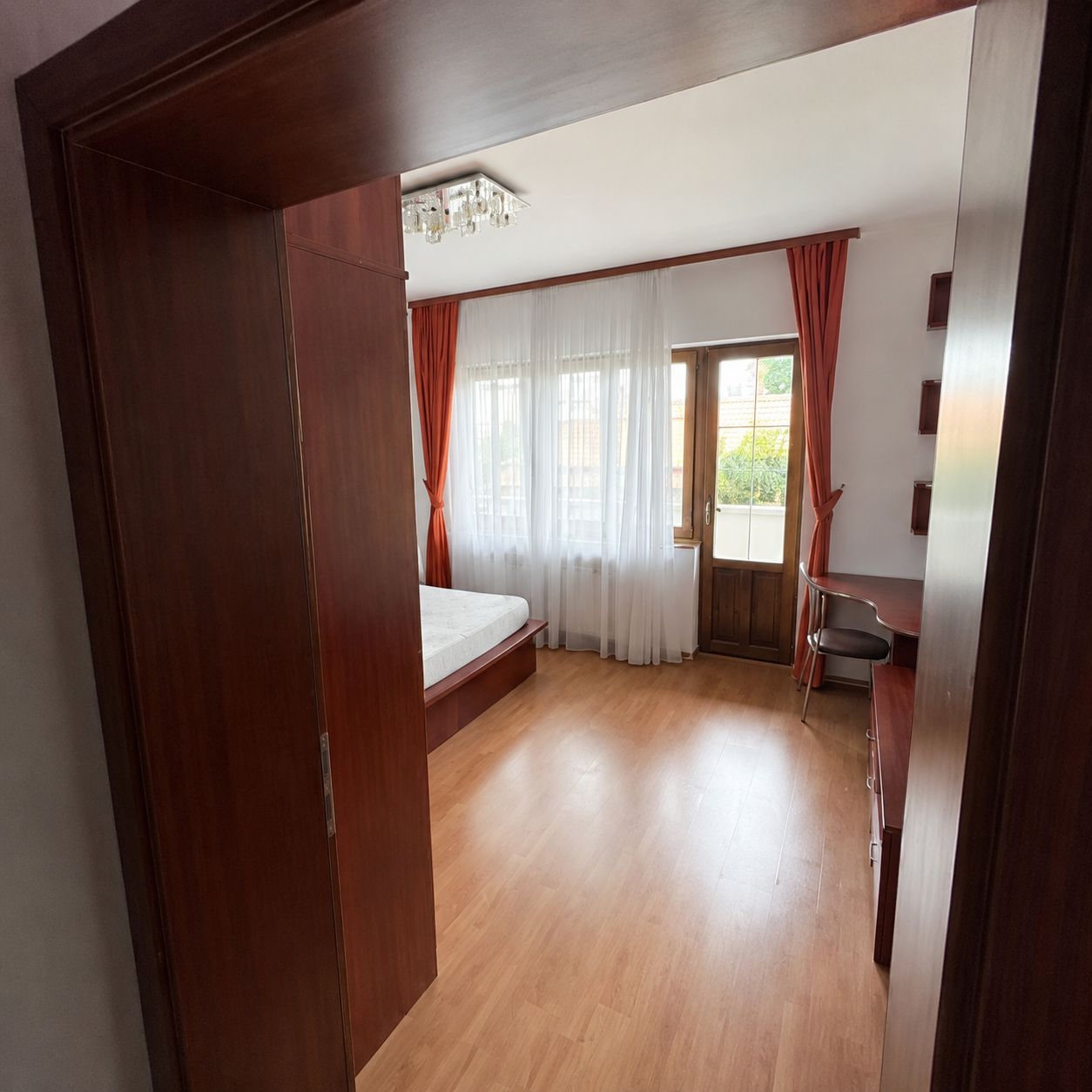 Apartament cu 3 camere, 90 mp, decomandat – lângă Medicină, Timișoara — fotografia 3