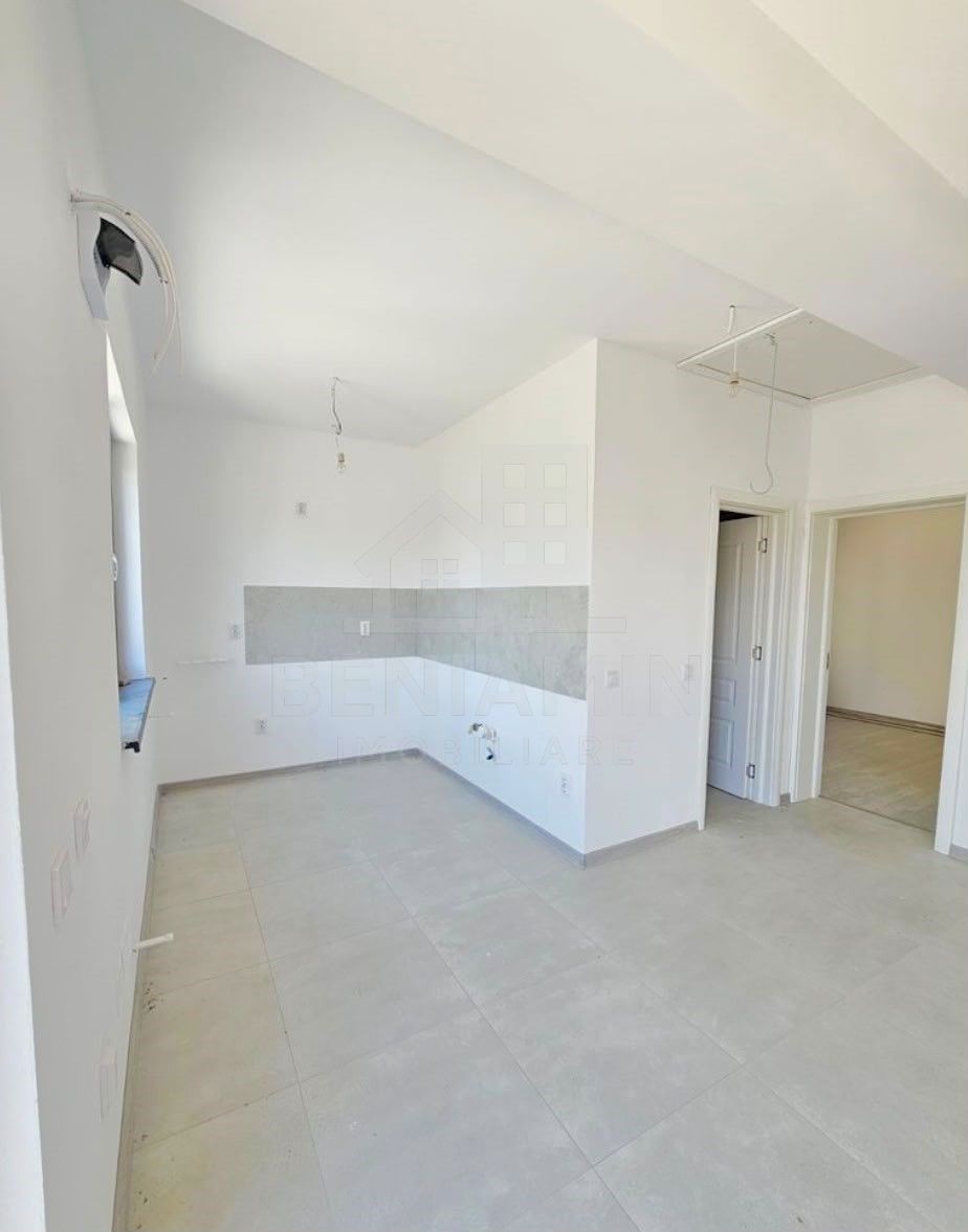 Casa Isalnita-La Cheie-2026-80mp Utili-322mp Teren-Toate Utilitatile — fotografia 3