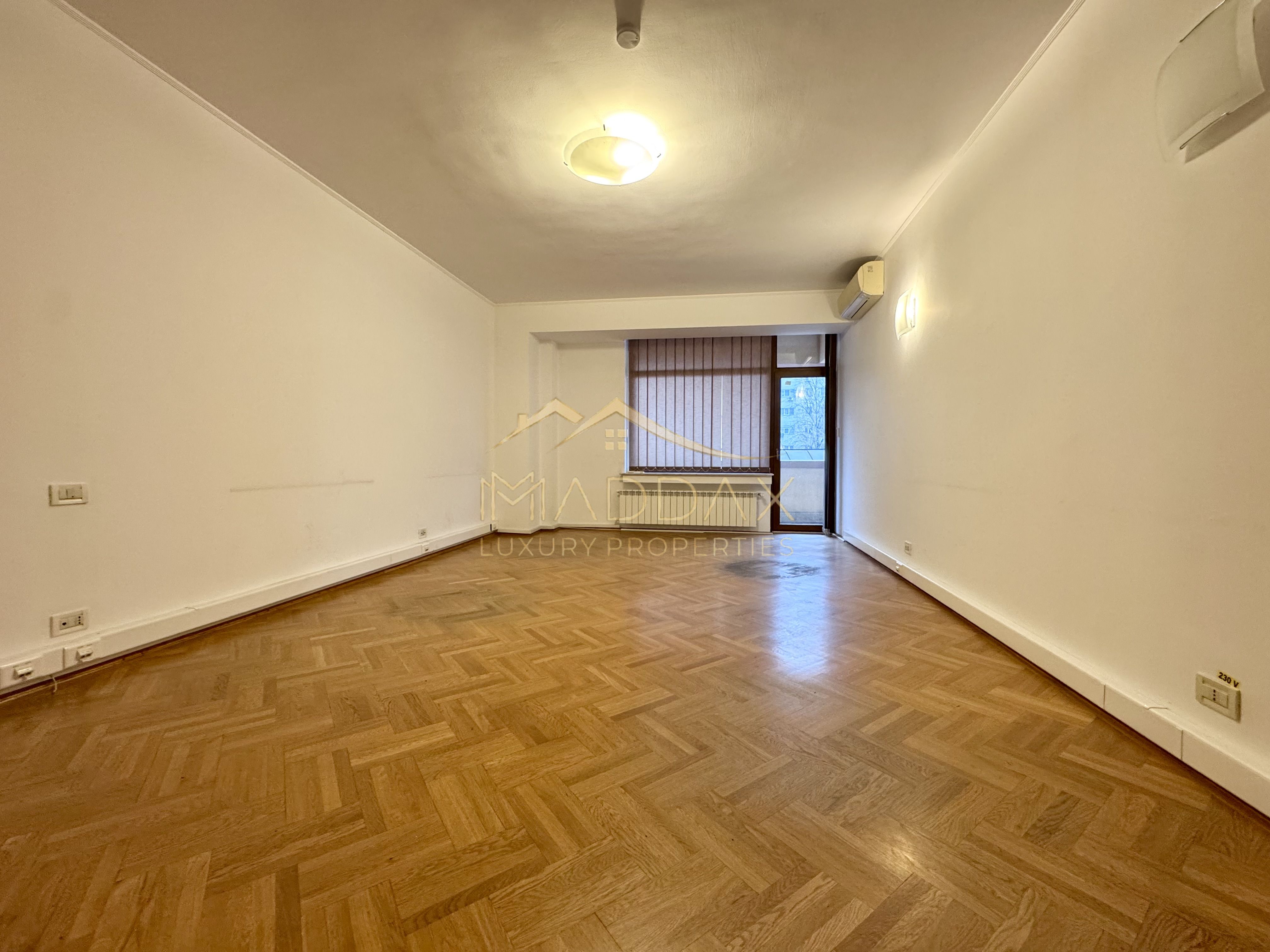 Vila centrala cu 13 camere *460mpu* + garaj // Dorobanți — fotografia 13