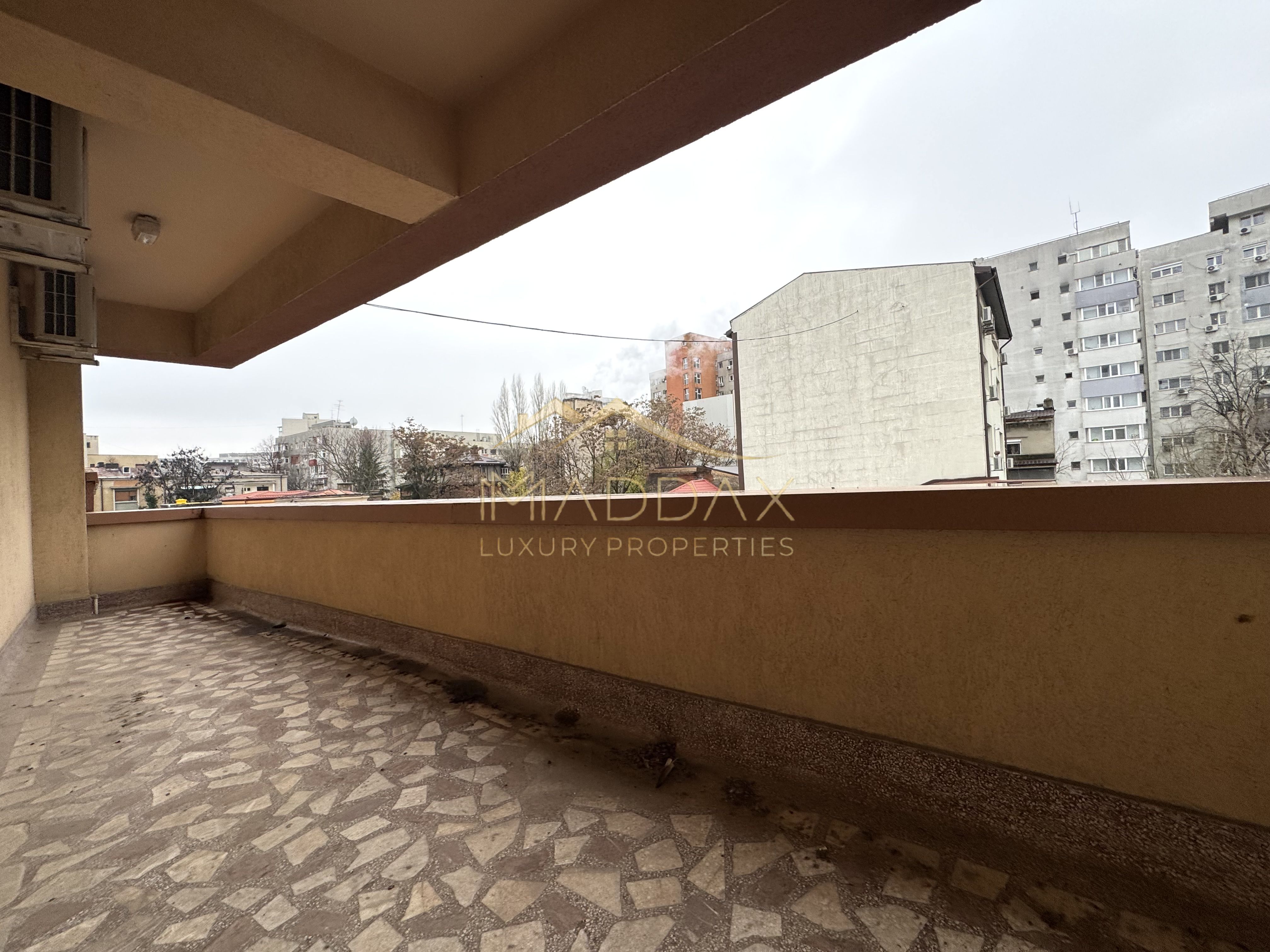 Vila centrala cu 13 camere *460mpu* + garaj // Dorobanți — fotografia 14