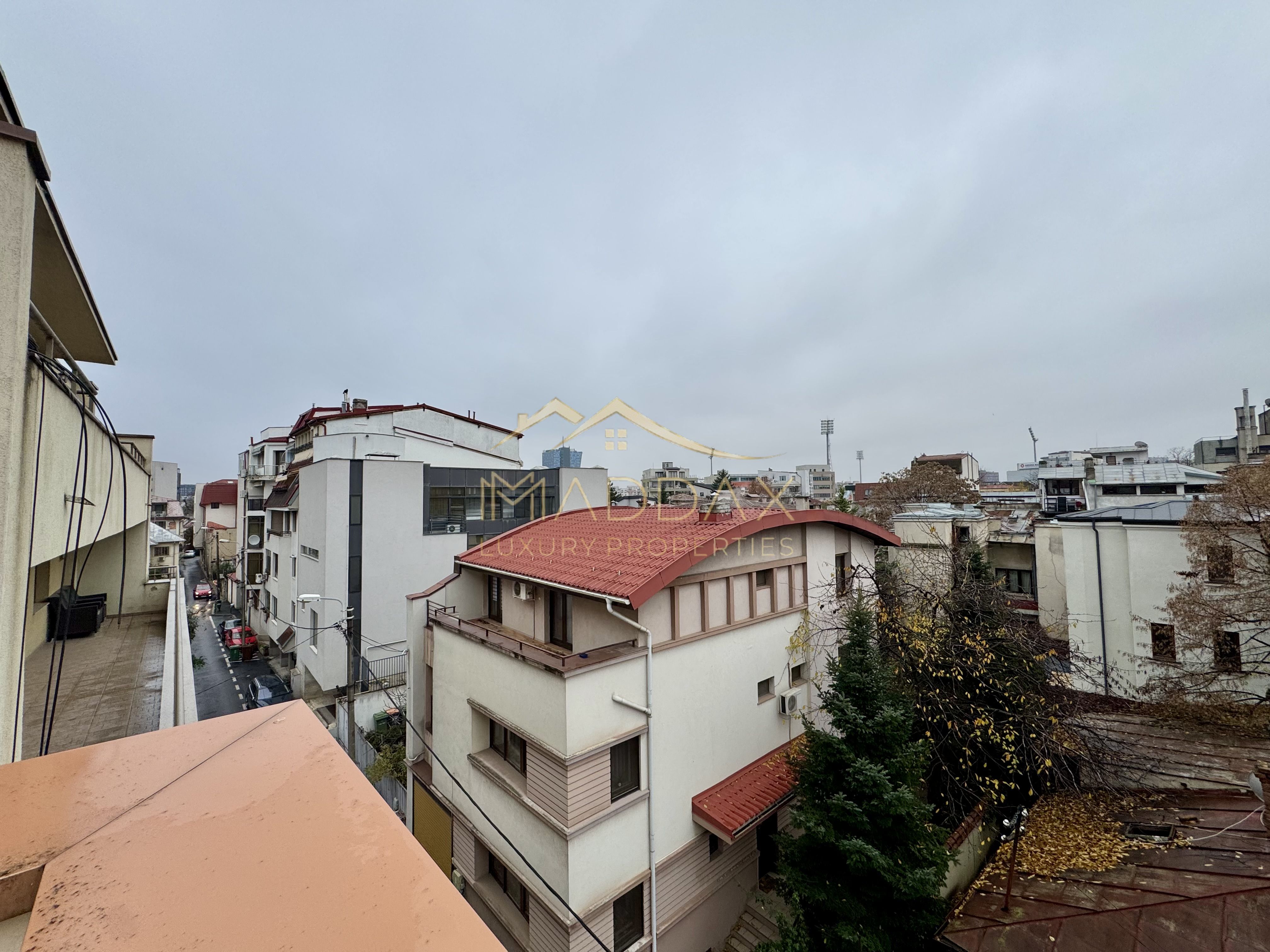 Vila centrala cu 13 camere *460mpu* + garaj // Dorobanți — fotografia 15