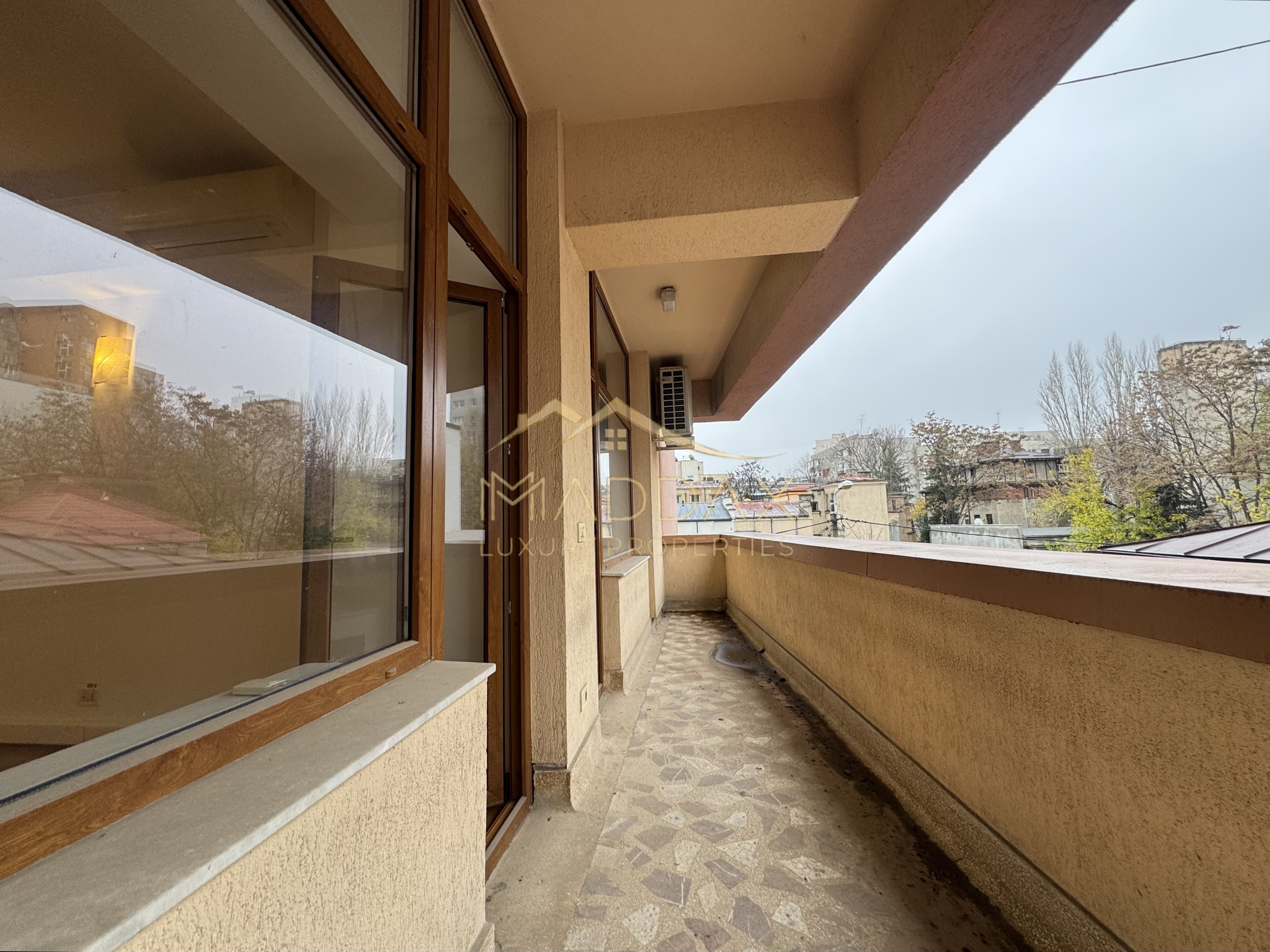 Vila centrala cu 13 camere *460mpu* + garaj // Dorobanți — fotografia 30