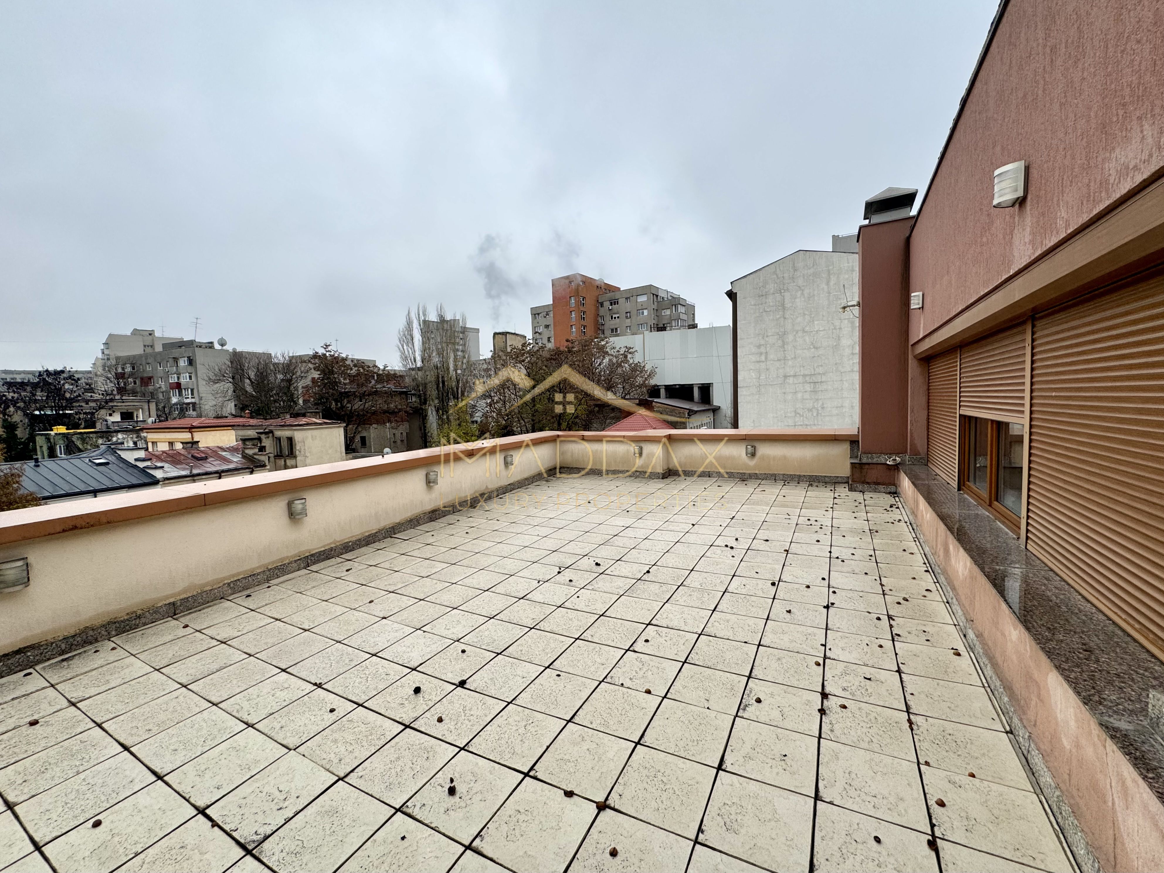 Vila centrala cu 13 camere *460mpu* + garaj // Dorobanți — fotografia 34