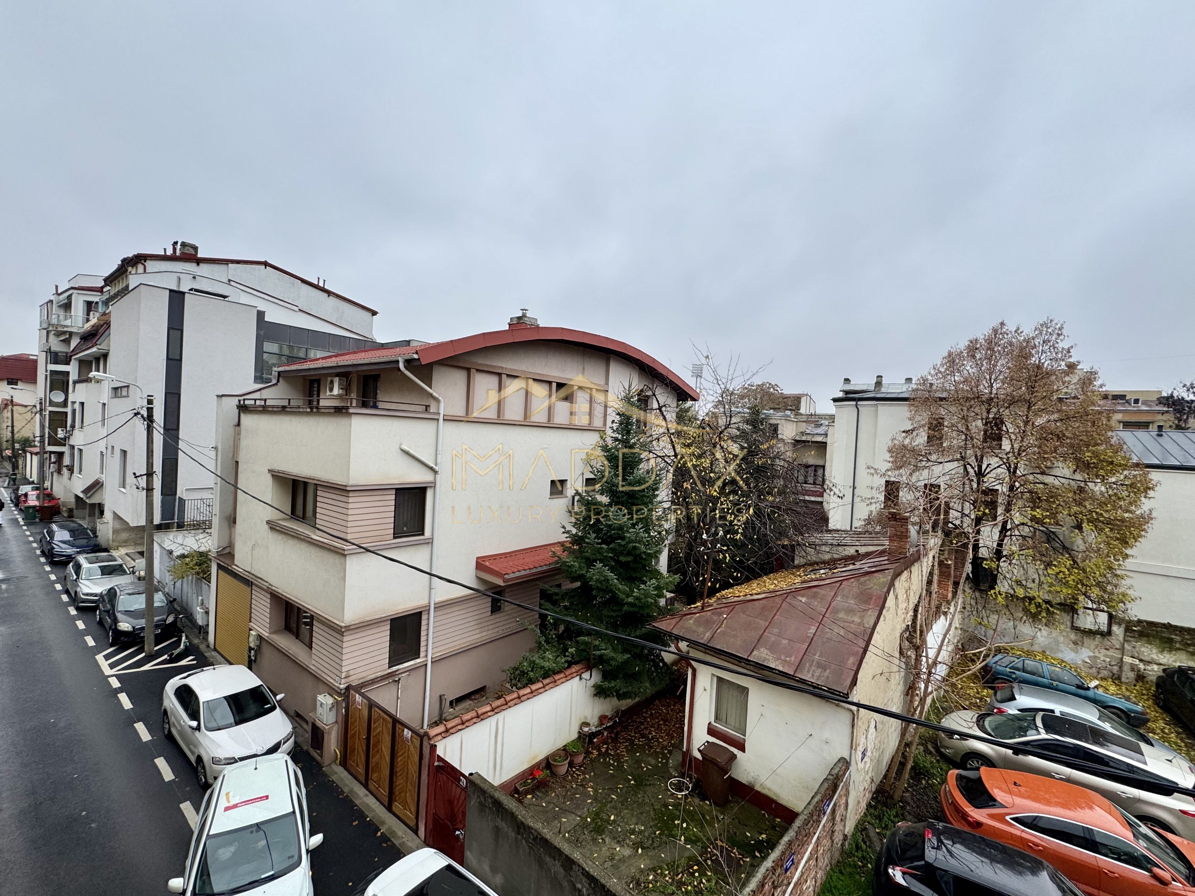 Vila centrala cu 13 camere *460mpu* + garaj // Dorobanți — fotografia 35