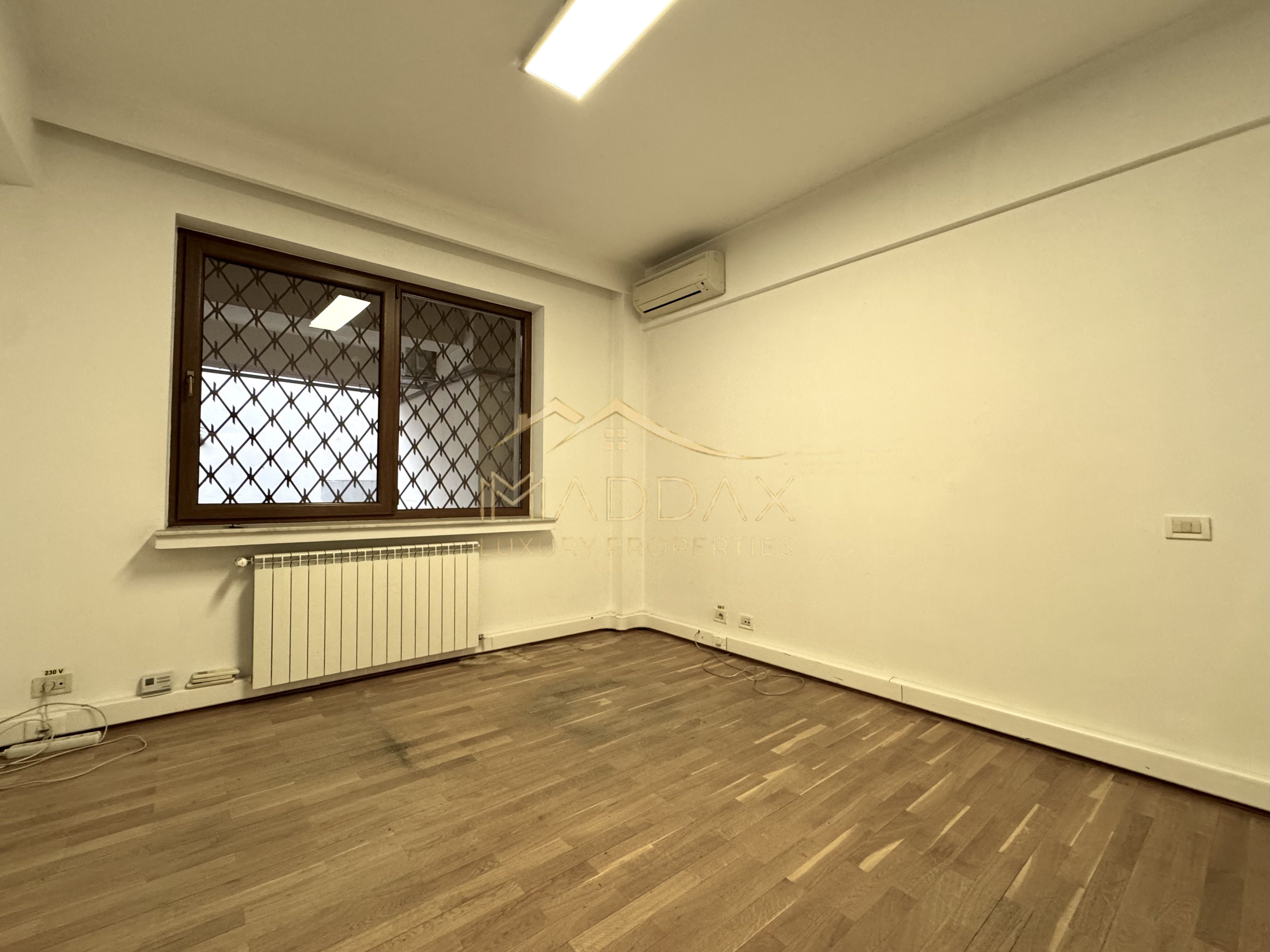 Vila centrala cu 13 camere *460mpu* + garaj // Dorobanți — fotografia 38