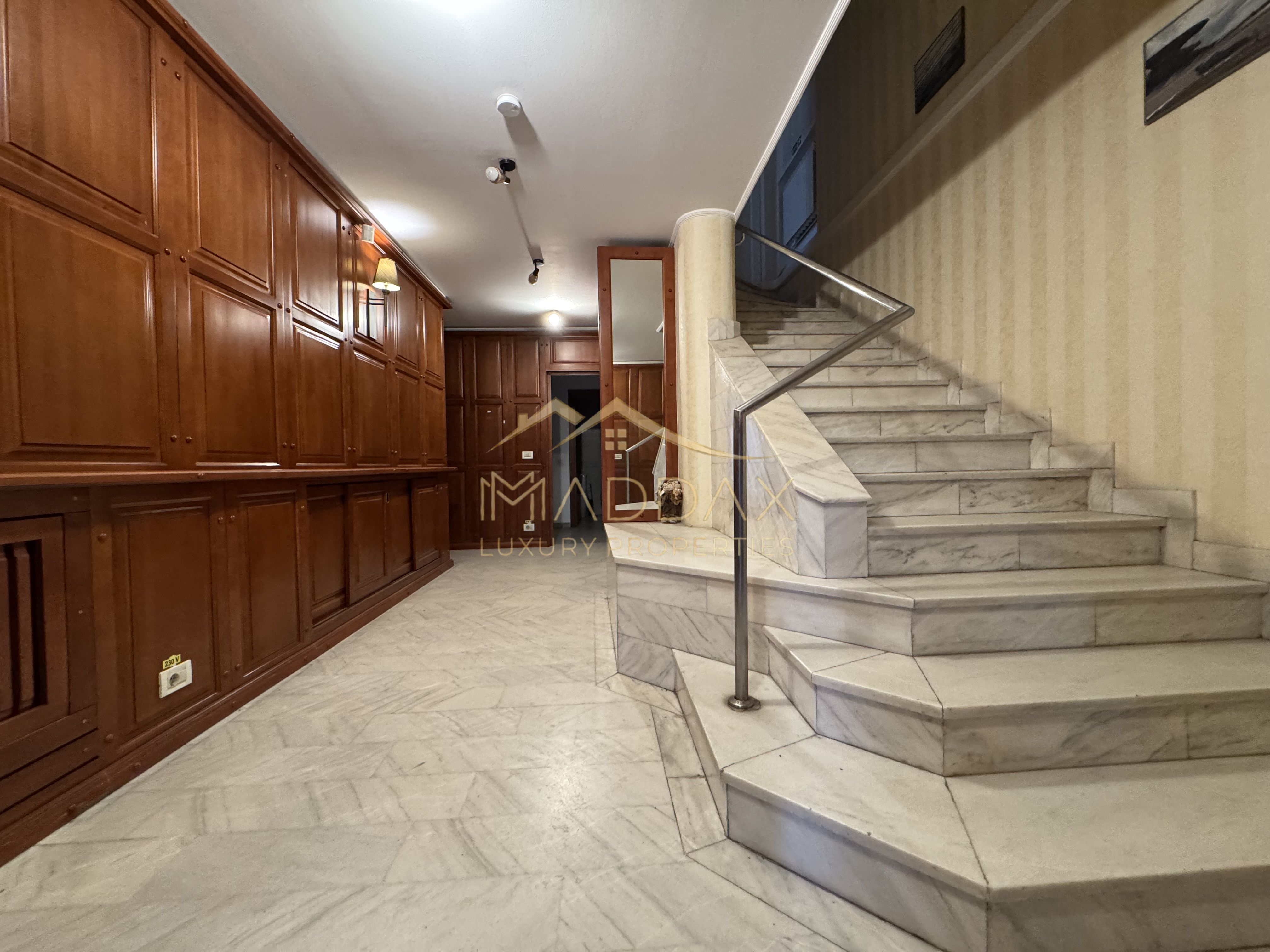 Vila centrala cu 13 camere *460mpu* + garaj // Dorobanți — fotografia 8