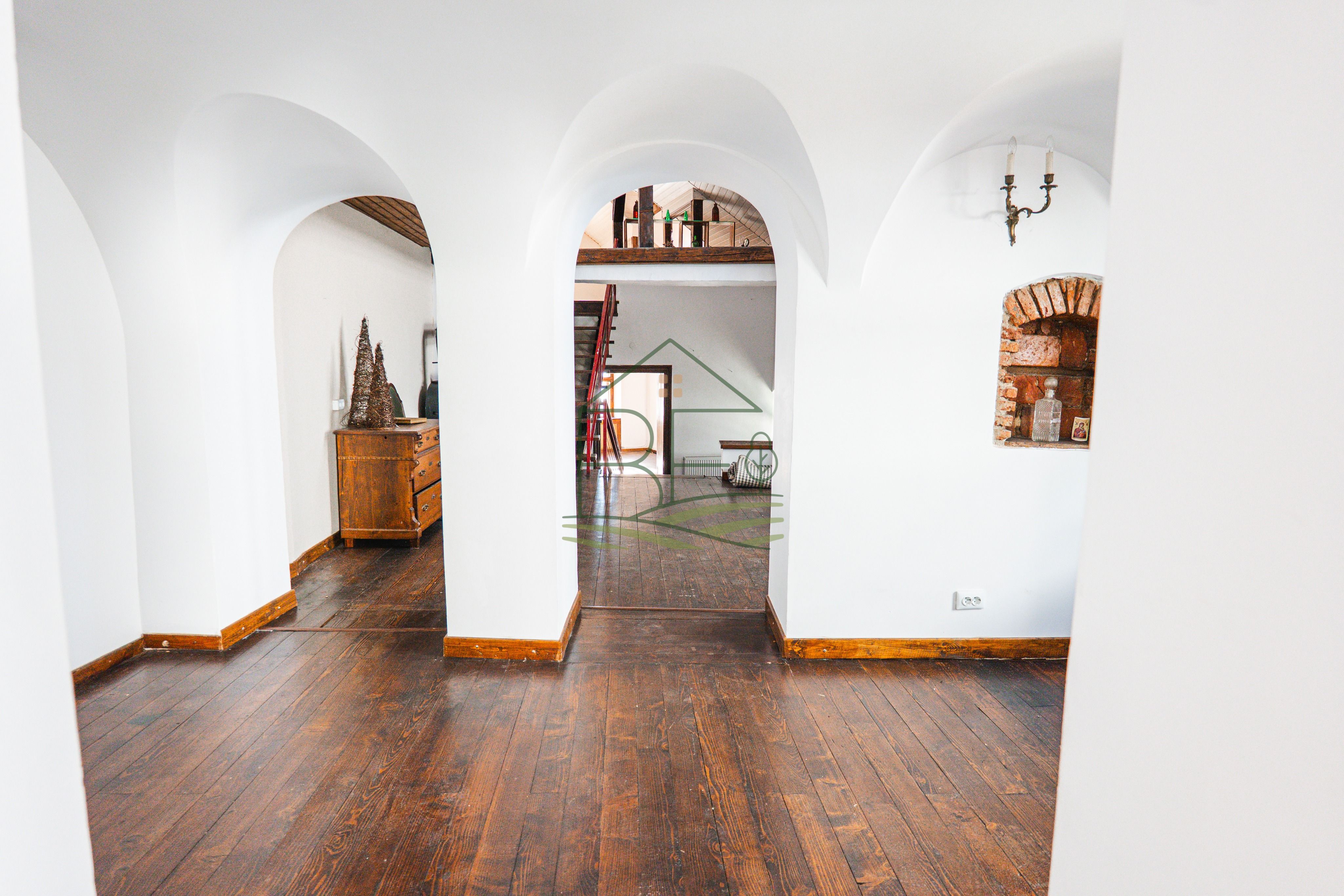 Un loc cu suflet, o poveste de continuat – Casa de vânzare în Centru — fotografia 3