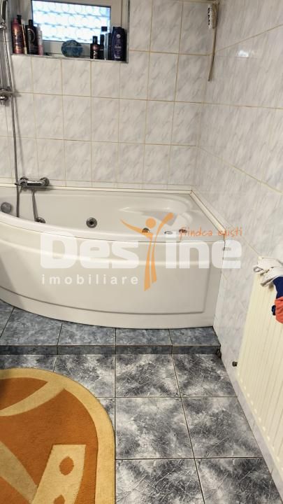Casă P+E+M + corp secundar , 240 mp teren , 2 garaje — fotografia 12