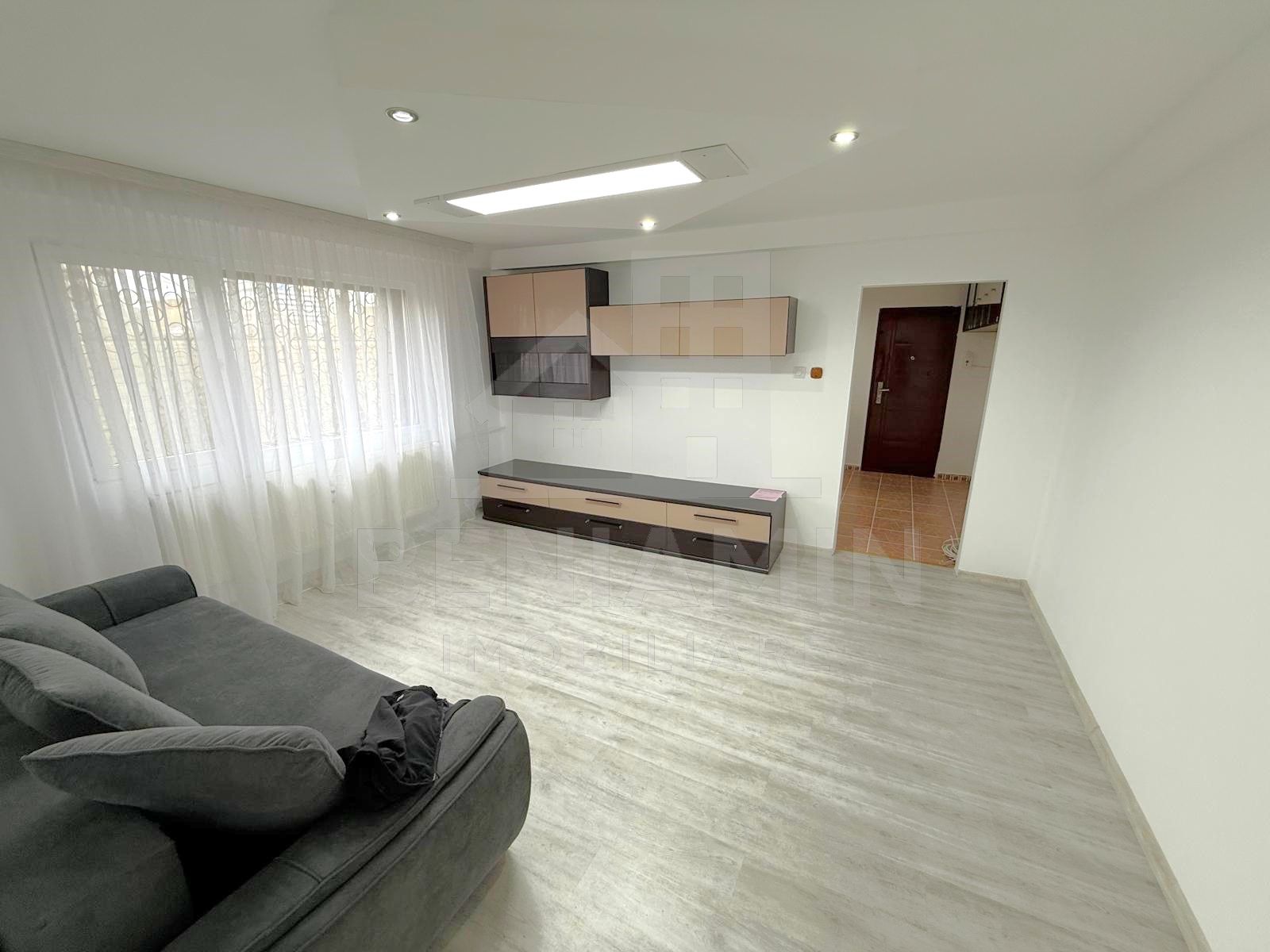 3 Camere-Parter-McDonald's-Renovat-Anvelopat-Mobilat-Zona Excelenta