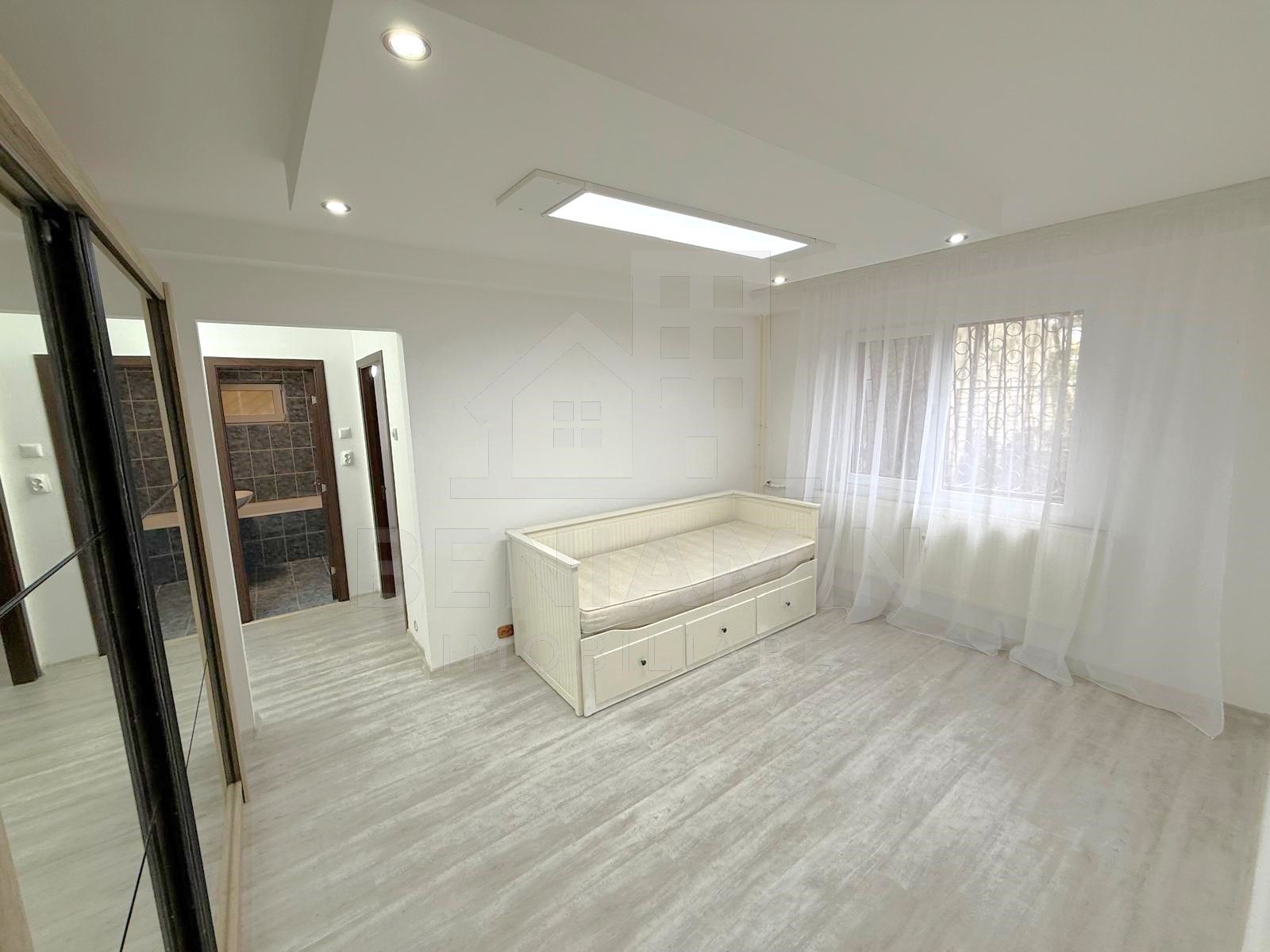 3 Camere-Parter-McDonald's-Renovat-Anvelopat-Mobilat-Zona Excelenta — fotografia 3