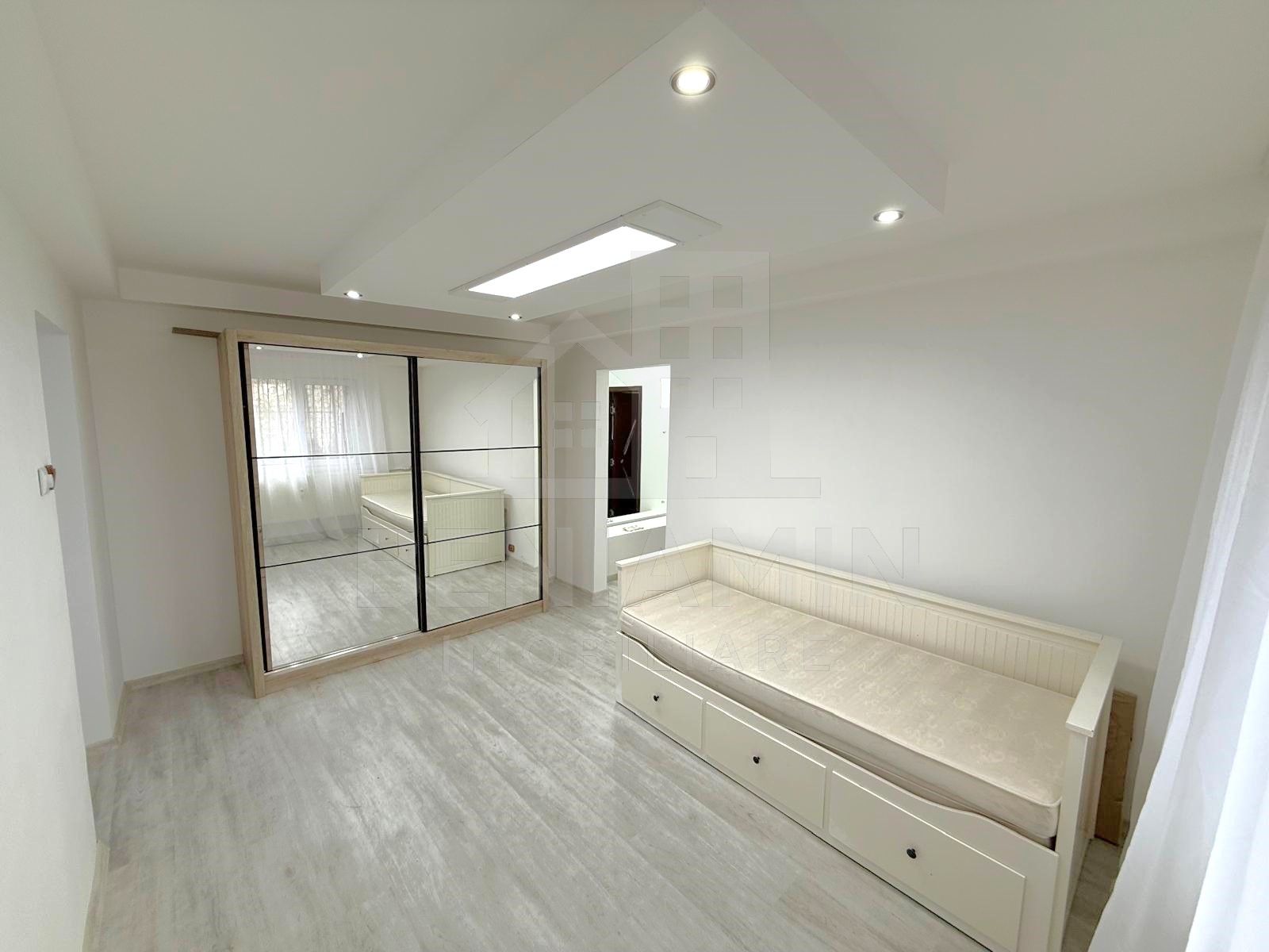3 Camere-Parter-McDonald's-Renovat-Anvelopat-Mobilat-Zona Excelenta — fotografia 4