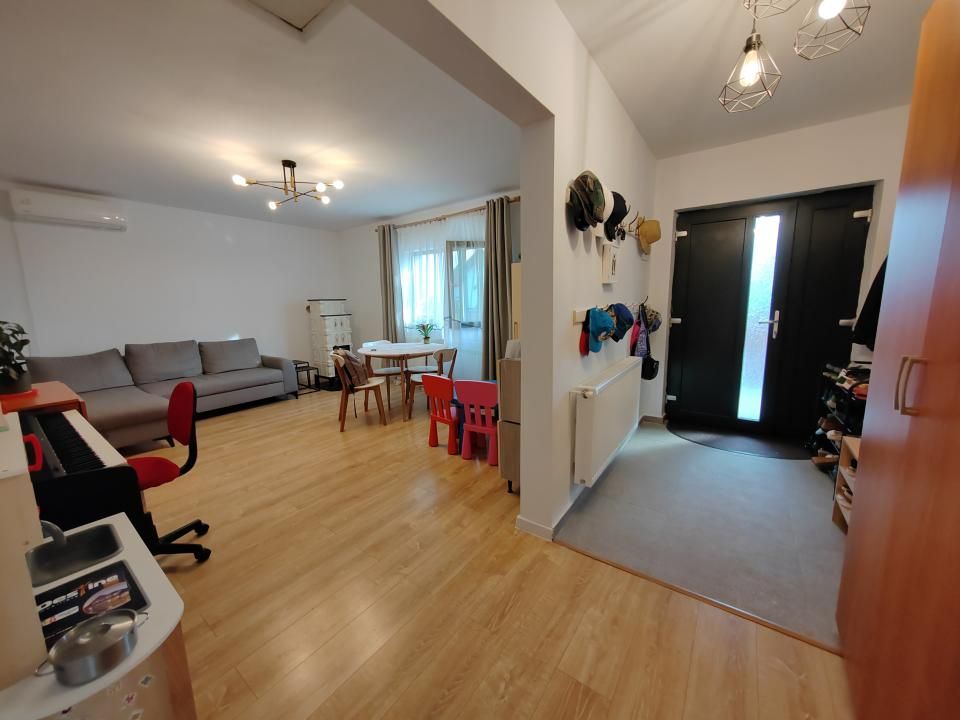 VOROVEȘTI - Casă individuală P+POD + 573 mp teren — fotografia 6