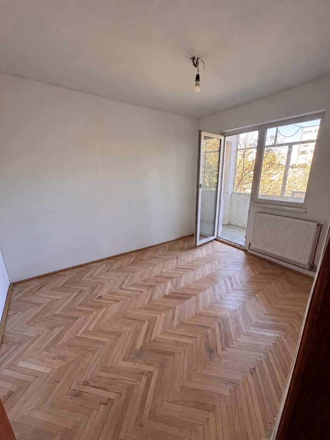 Apartament 3 camere renovat, cu centrală proprie, zona Dacia — fotografia 6