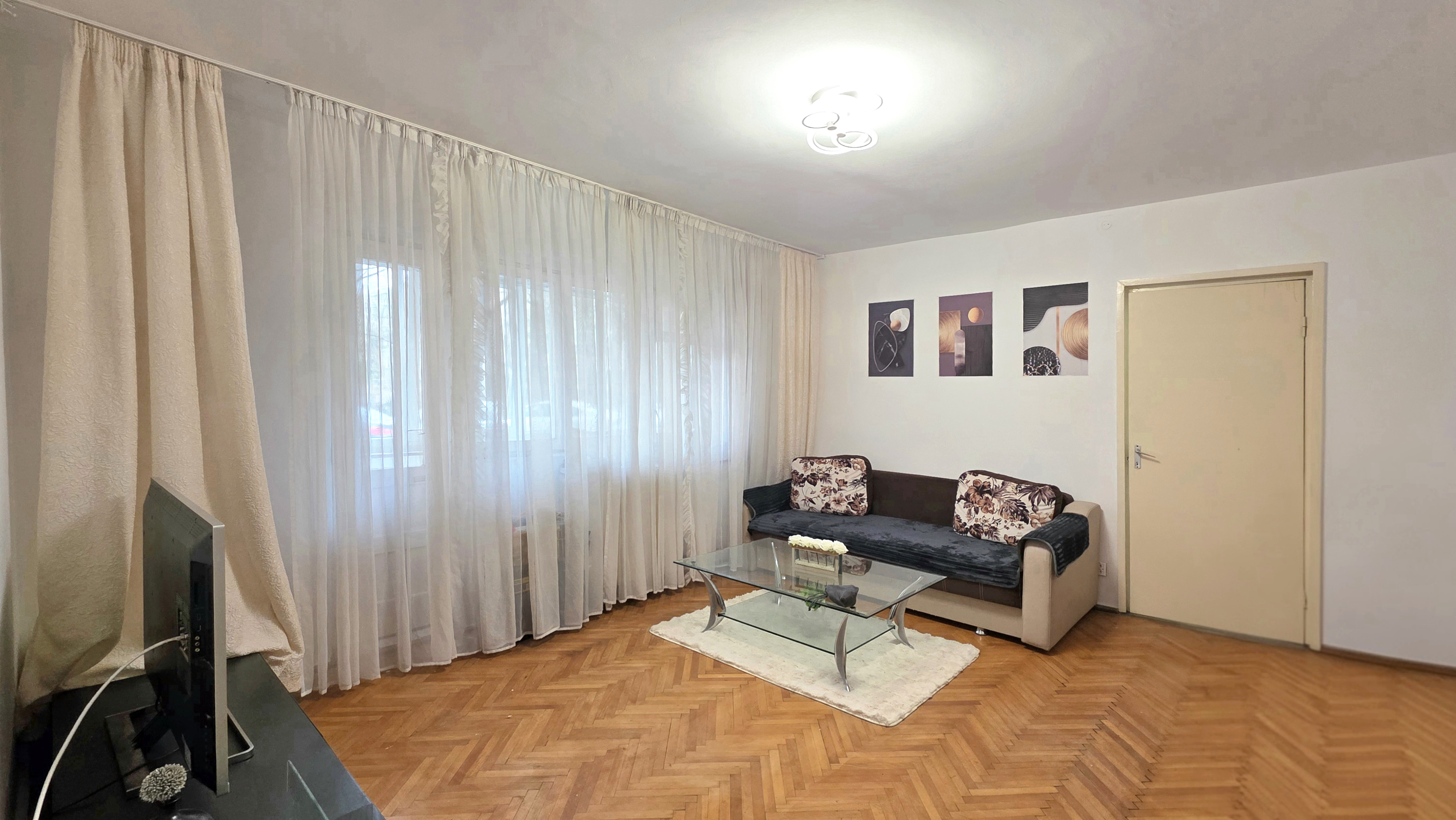 De vanzare, apartament cu  2 camere, 55 mp ,lângă Spitalul Județean — fotografia 3