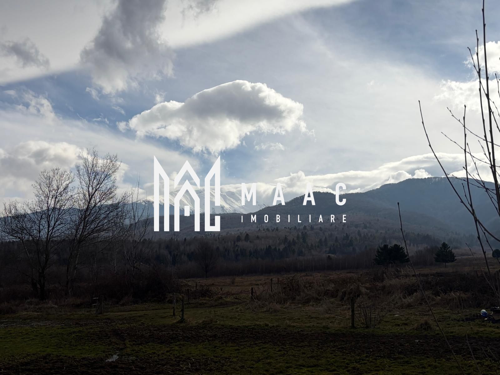 Teren intravilan 900 mp | Periferie, Avrig | la stradă, priveliște Făgăraș