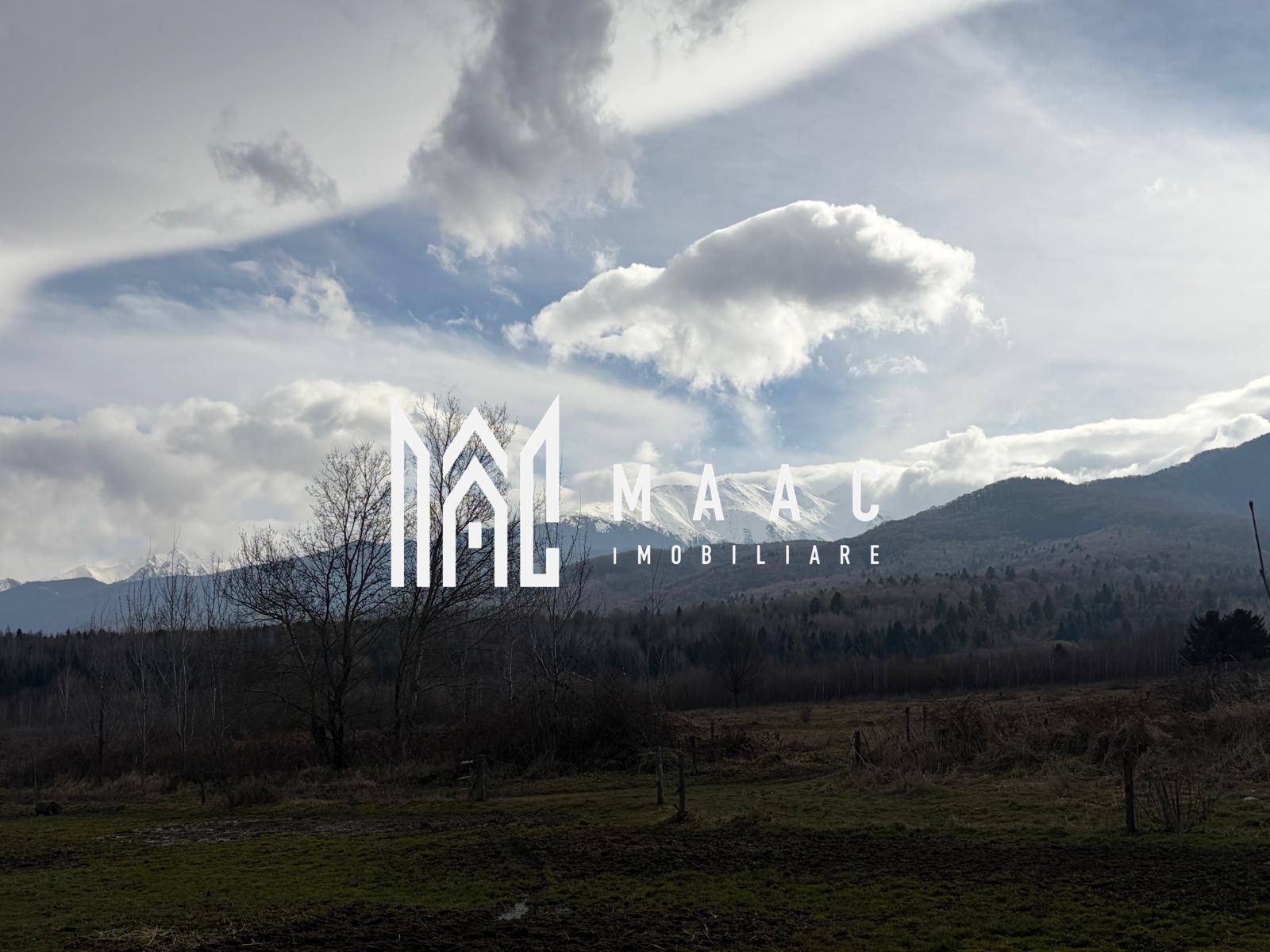 Teren intravilan 900 mp | Periferie, Avrig | la stradă, priveliște Făgăraș — fotografia 5