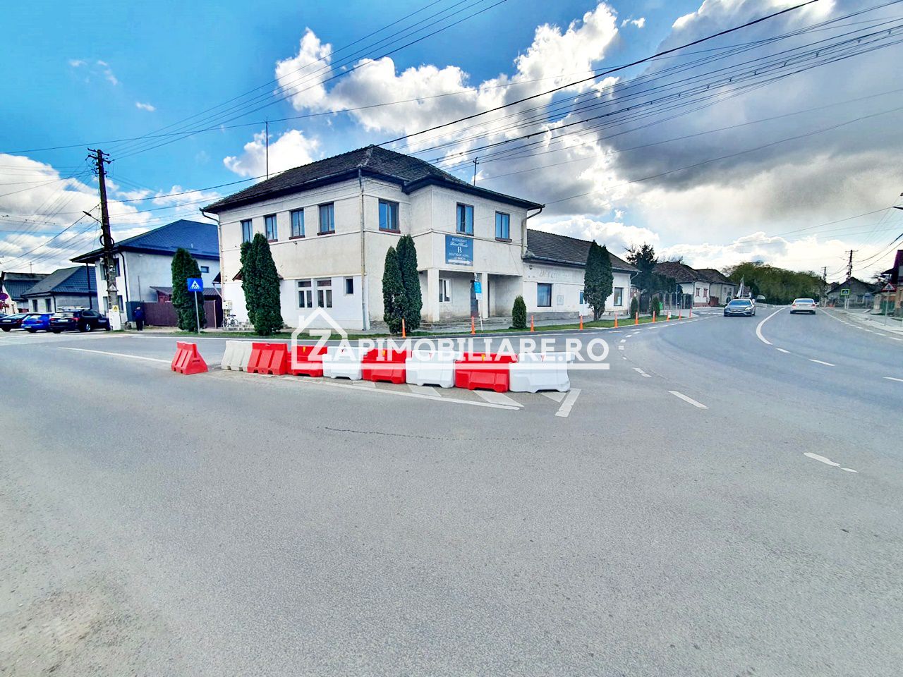 Spatiu Comercial 11 camere,370 mp utili,960 mp teren