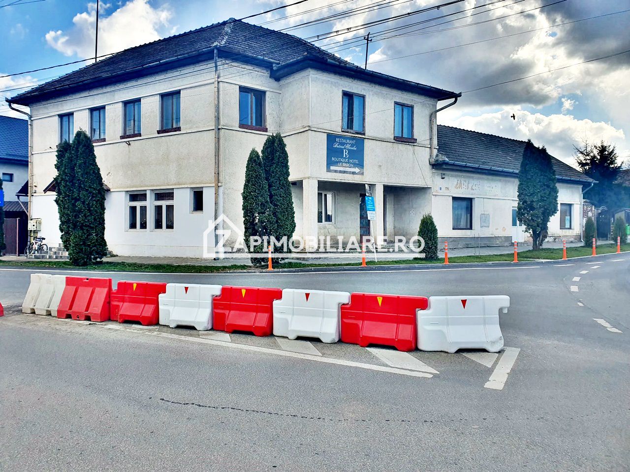 Spatiu Comercial  11 camere,370 mp utili,960 mp teren — fotografia 10