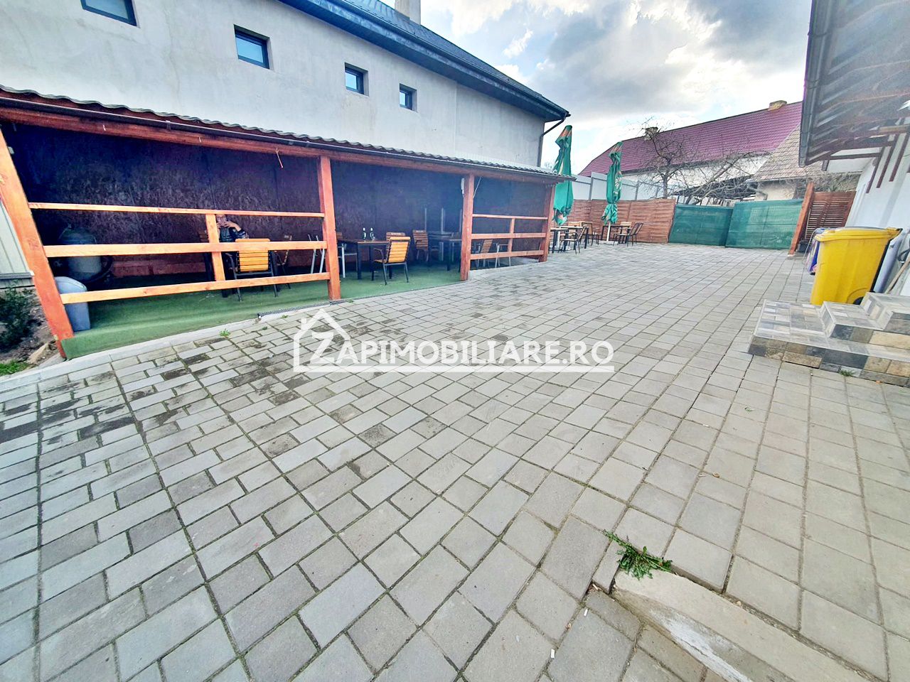 Spatiu Comercial  11 camere,370 mp utili,960 mp teren — fotografia 3