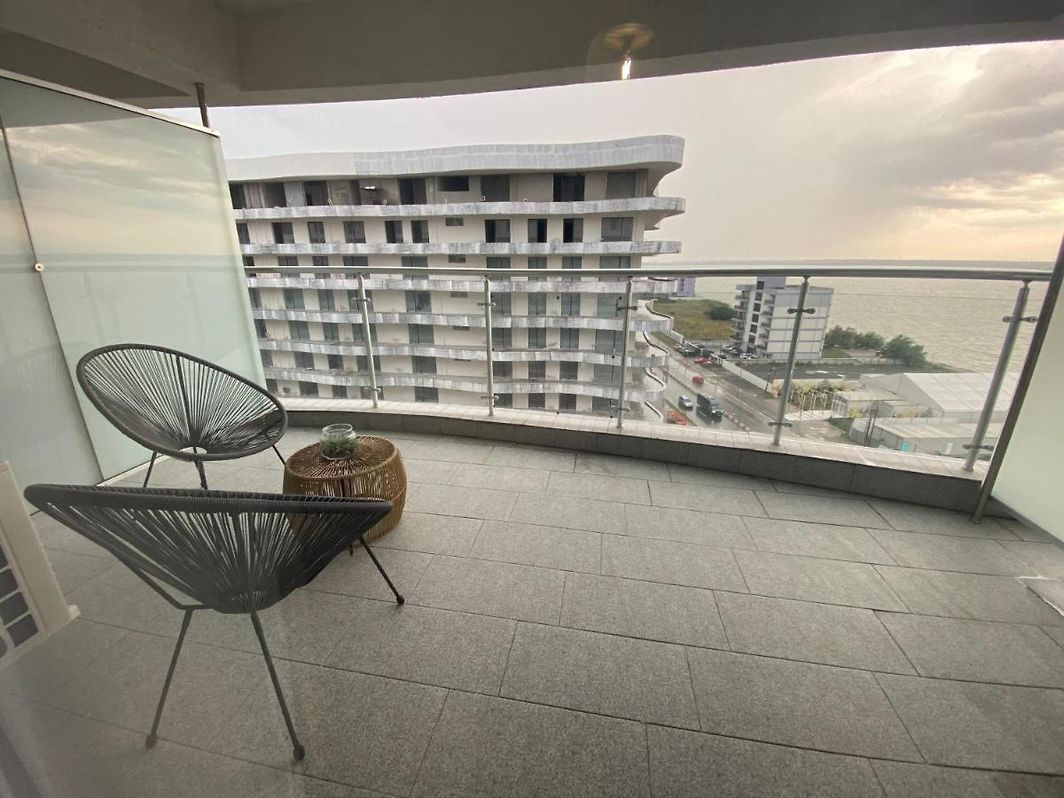 Oferta promo! 2 Cam 90 mp  Casa del Mar Mamaia Nord zona cluburi ,langa plaja — fotografia 5