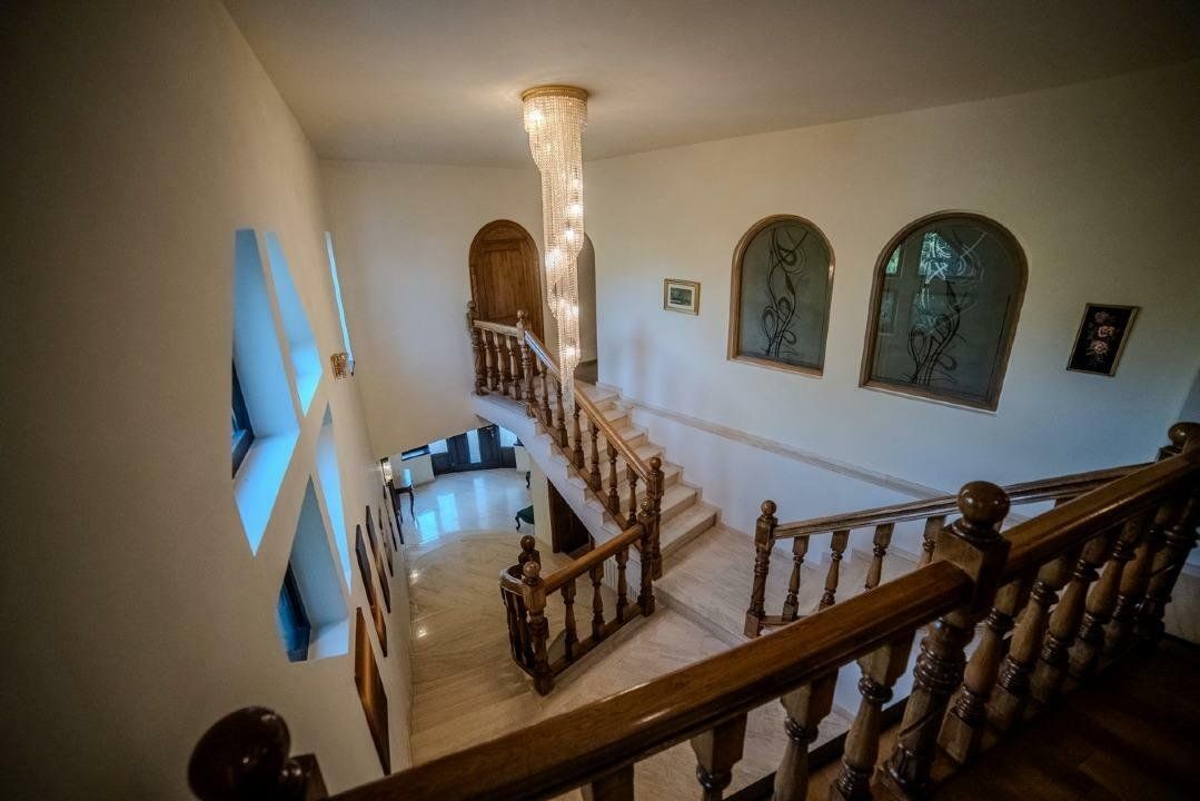 Vilă de excepţie centru Iaşi — fotografia 2