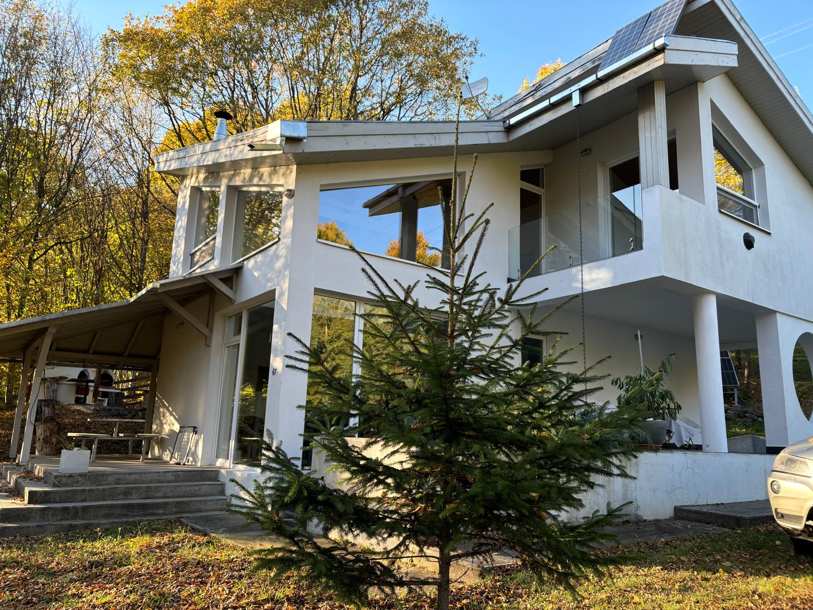 Vand casa de vacanta P+M cu 5 cam. in Praid + 6 Ha padure