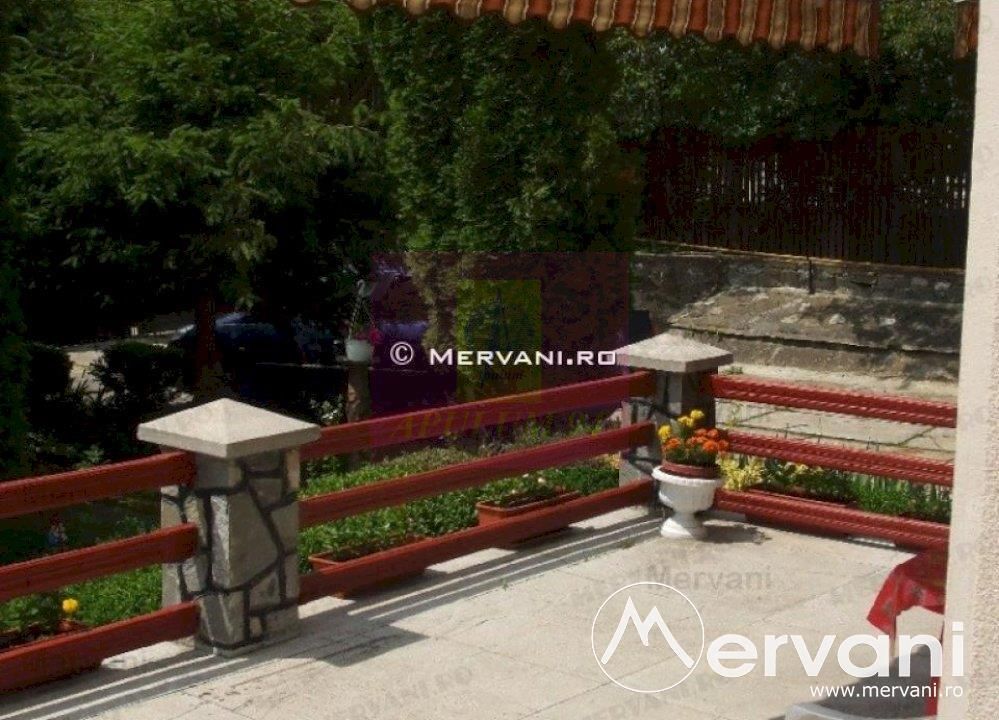 Vila de vanzare in Busteni - Zona Centrala — fotografia 3