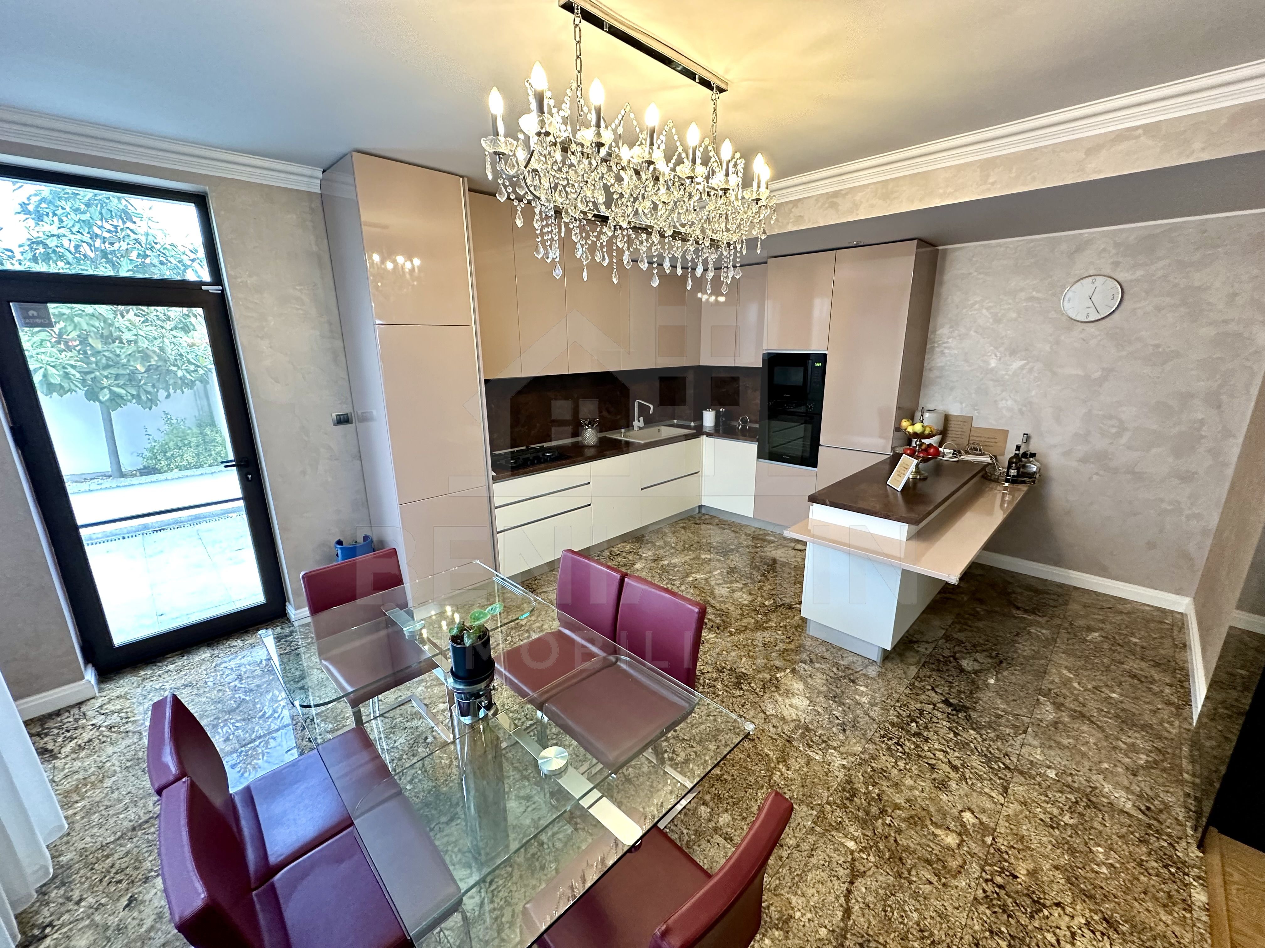 Vila impunatoare -Lux -Panoramic D+P+2 Hanul Doctorului 550mp util — fotografia 8