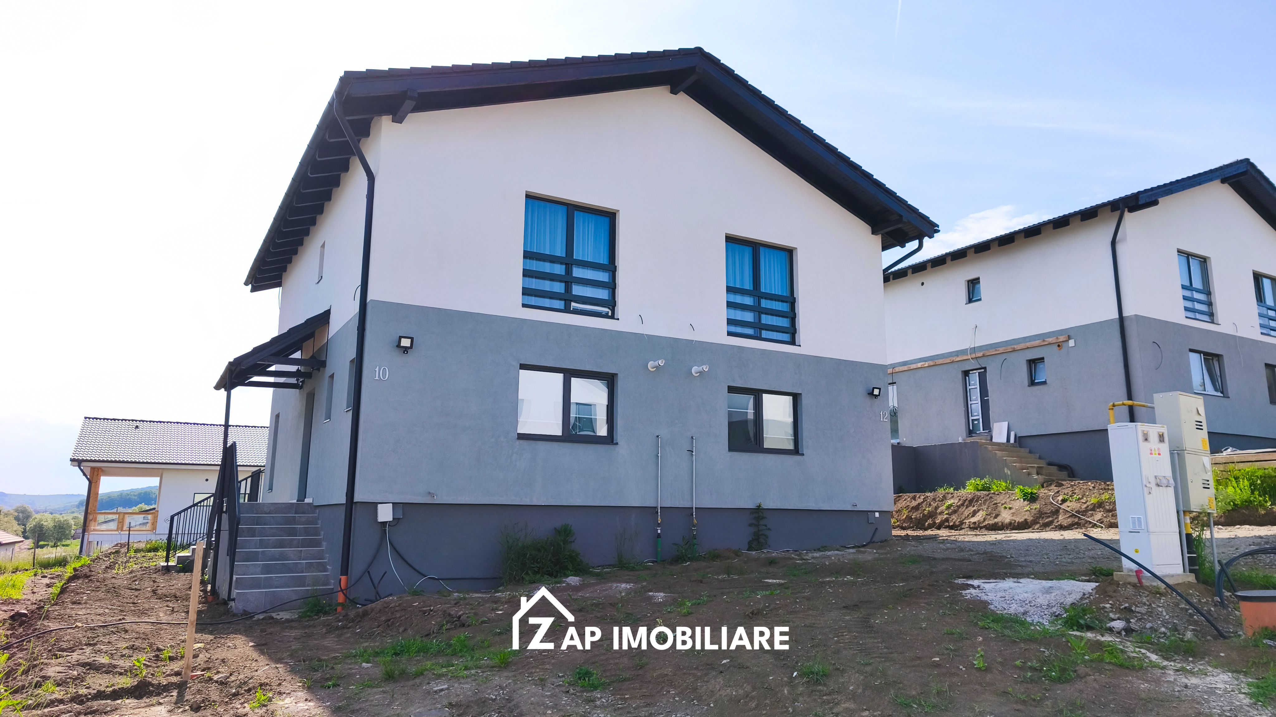 Duplex Livezeni - Cartier nou - 3 si 4 camere — fotografia 3
