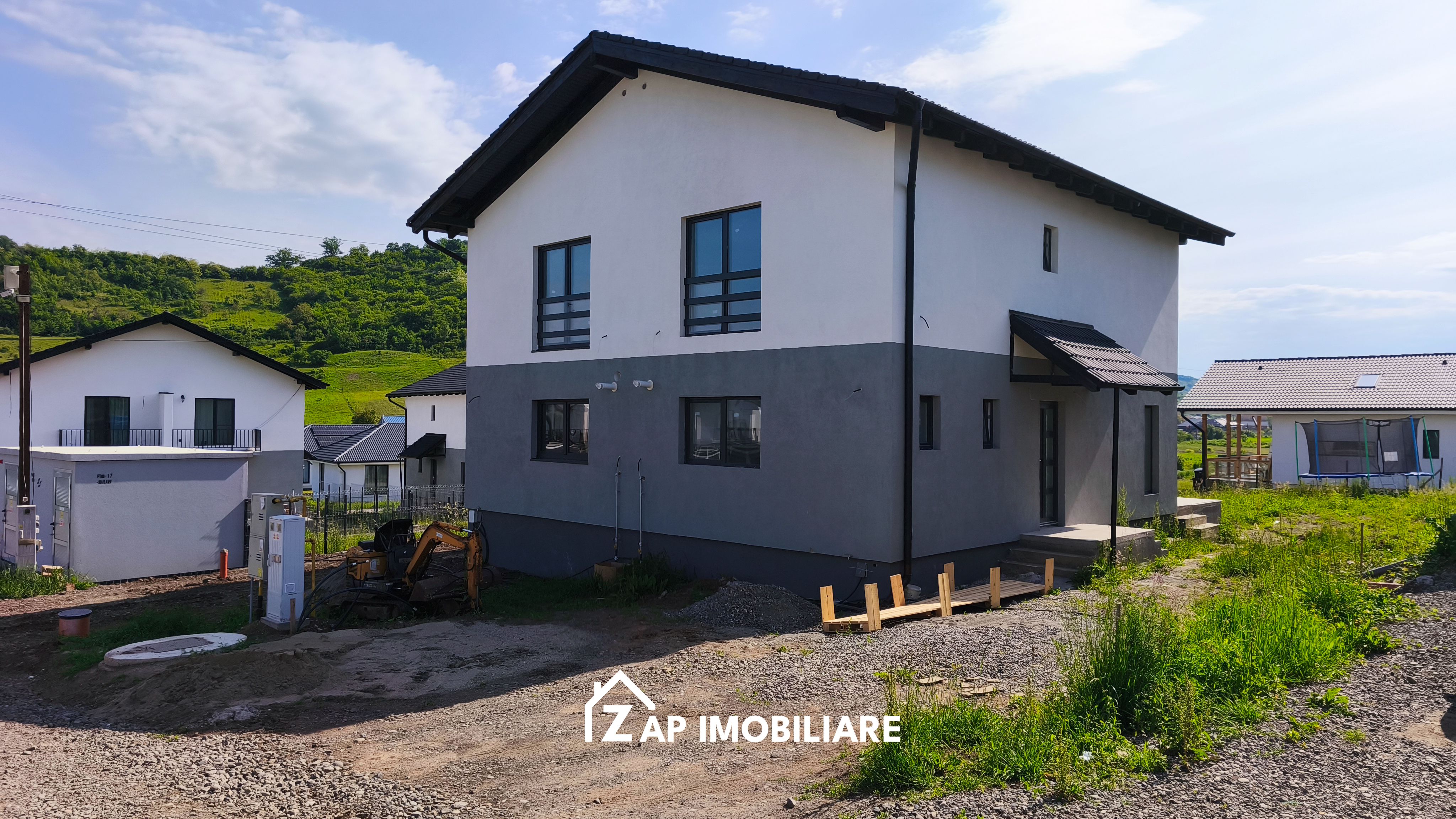 Duplex Livezeni - Cartier nou - 3 si 4 camere — fotografia 5