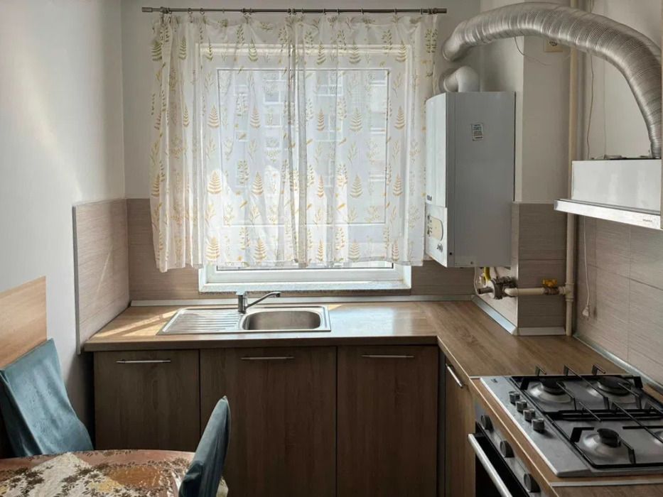 2 camere luminos cu parcare și boxă deal pentru locuire sau investiție — fotografia 9