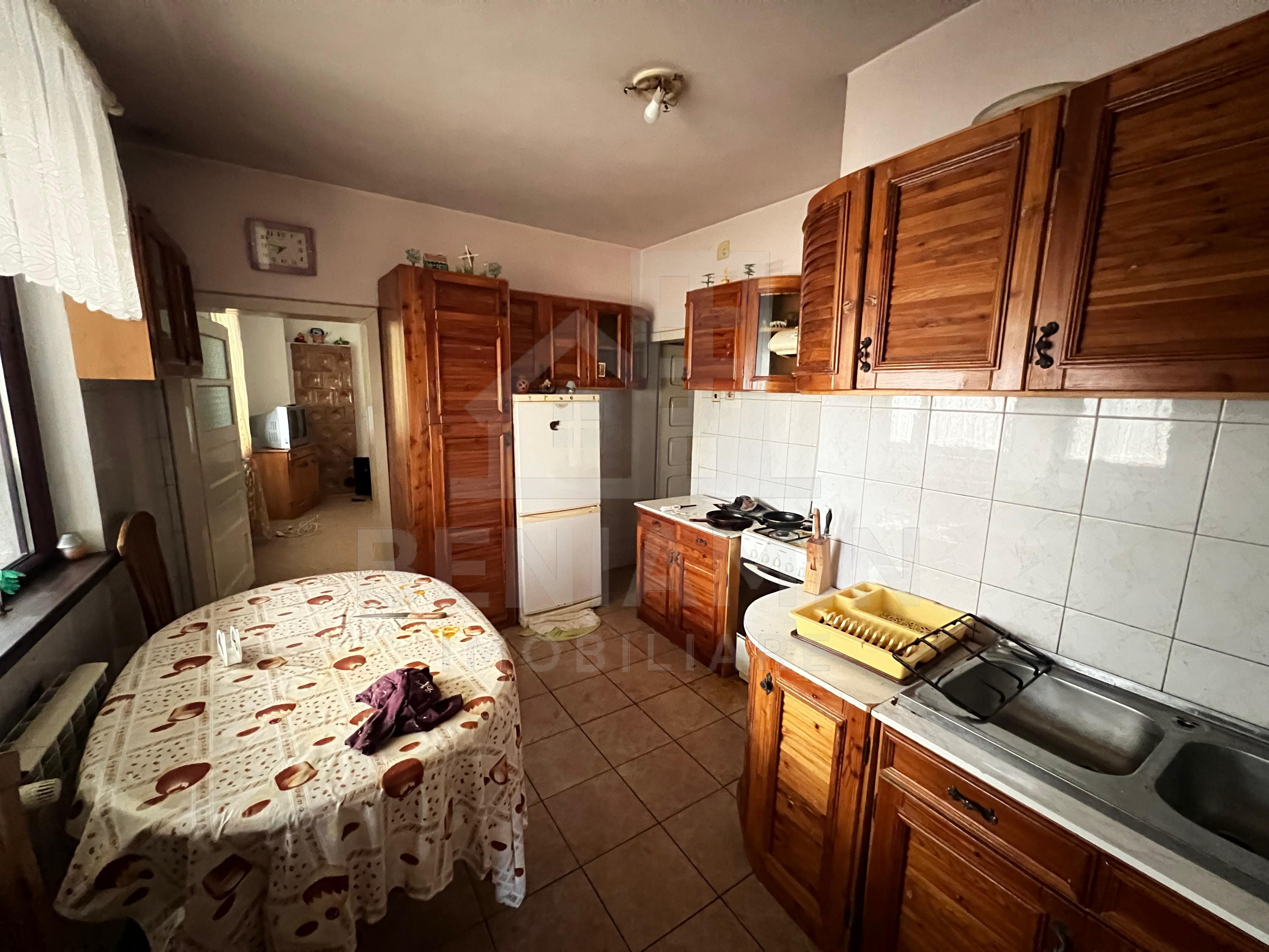 De-Vanzare-Case-16-Camere-400mp-Utili-1100mp-Teren-Sacele-Brasov — fotografia 11