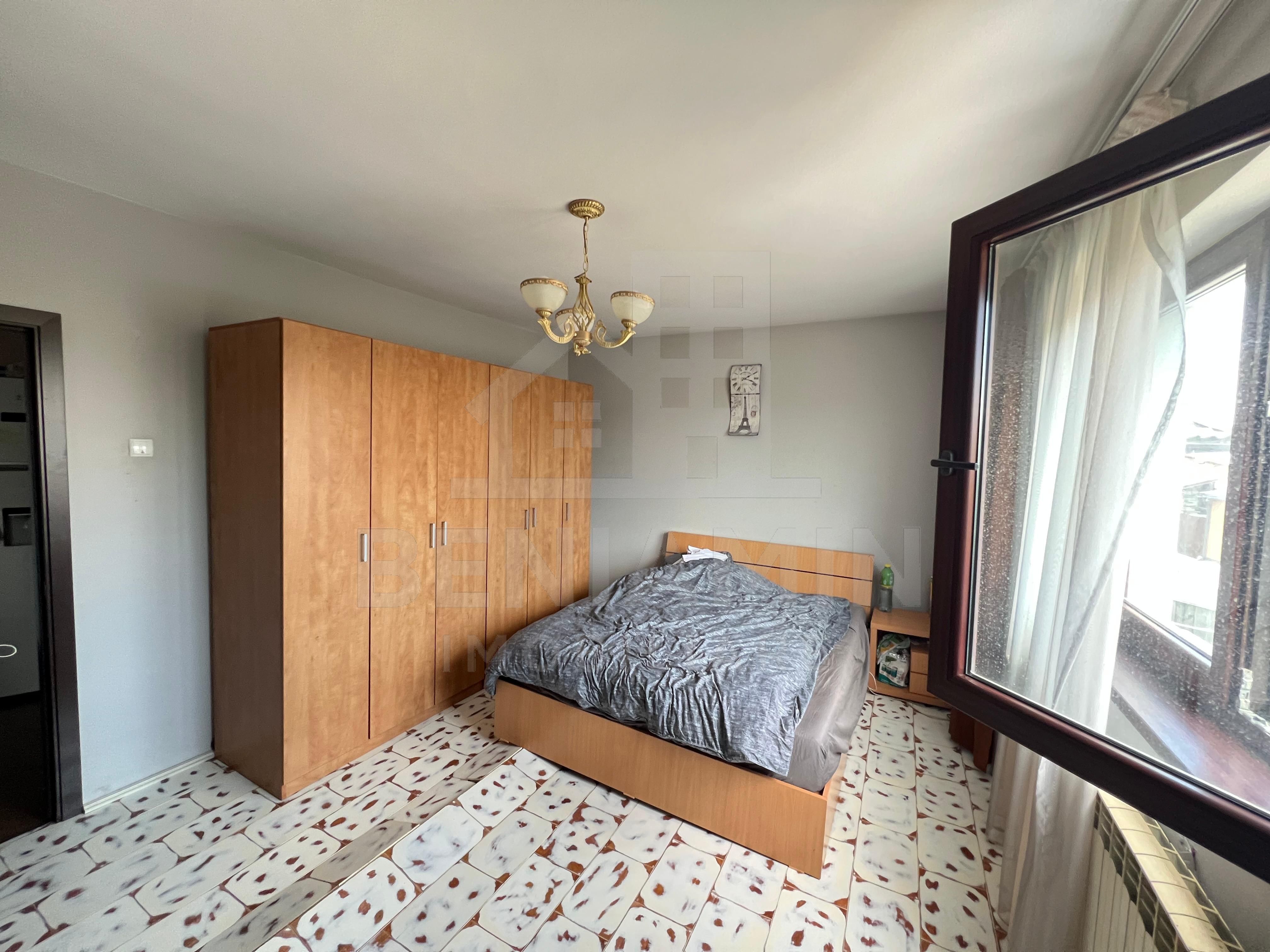 De-Vanzare-Case-16-Camere-400mp-Utili-1100mp-Teren-Sacele-Brasov — fotografia 7