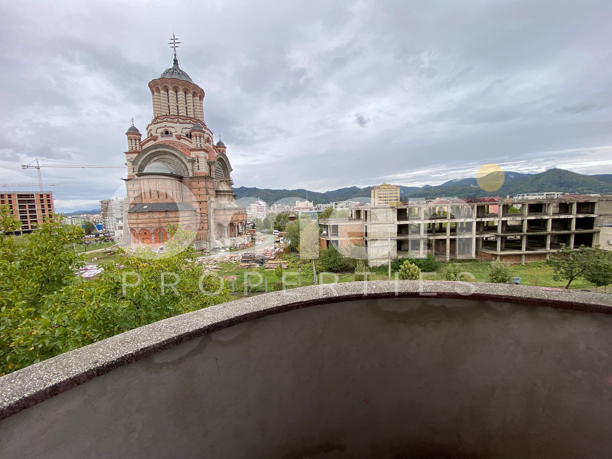 Apartament cu 2 camere decomandat, zona Catedralei — fotografia 8