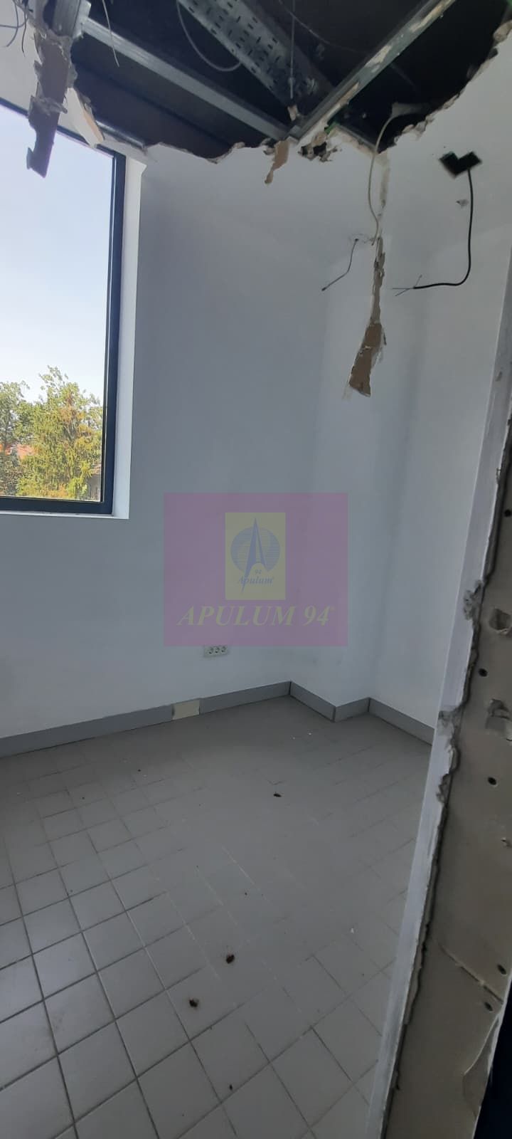 Inchiriere spatiu comercial in zona Decebal-Alba Iulia, parcare — fotografia 4