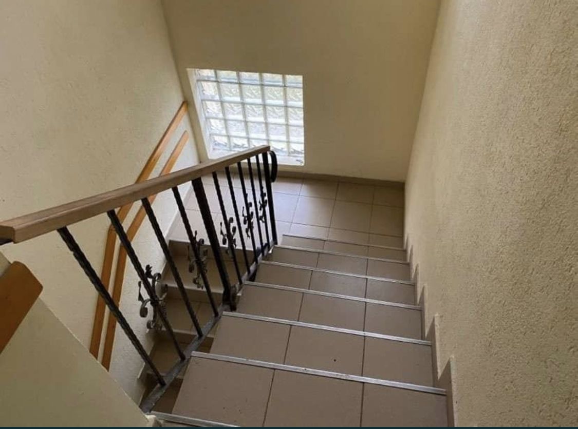 Vand casa cu mansarda — fotografia 4