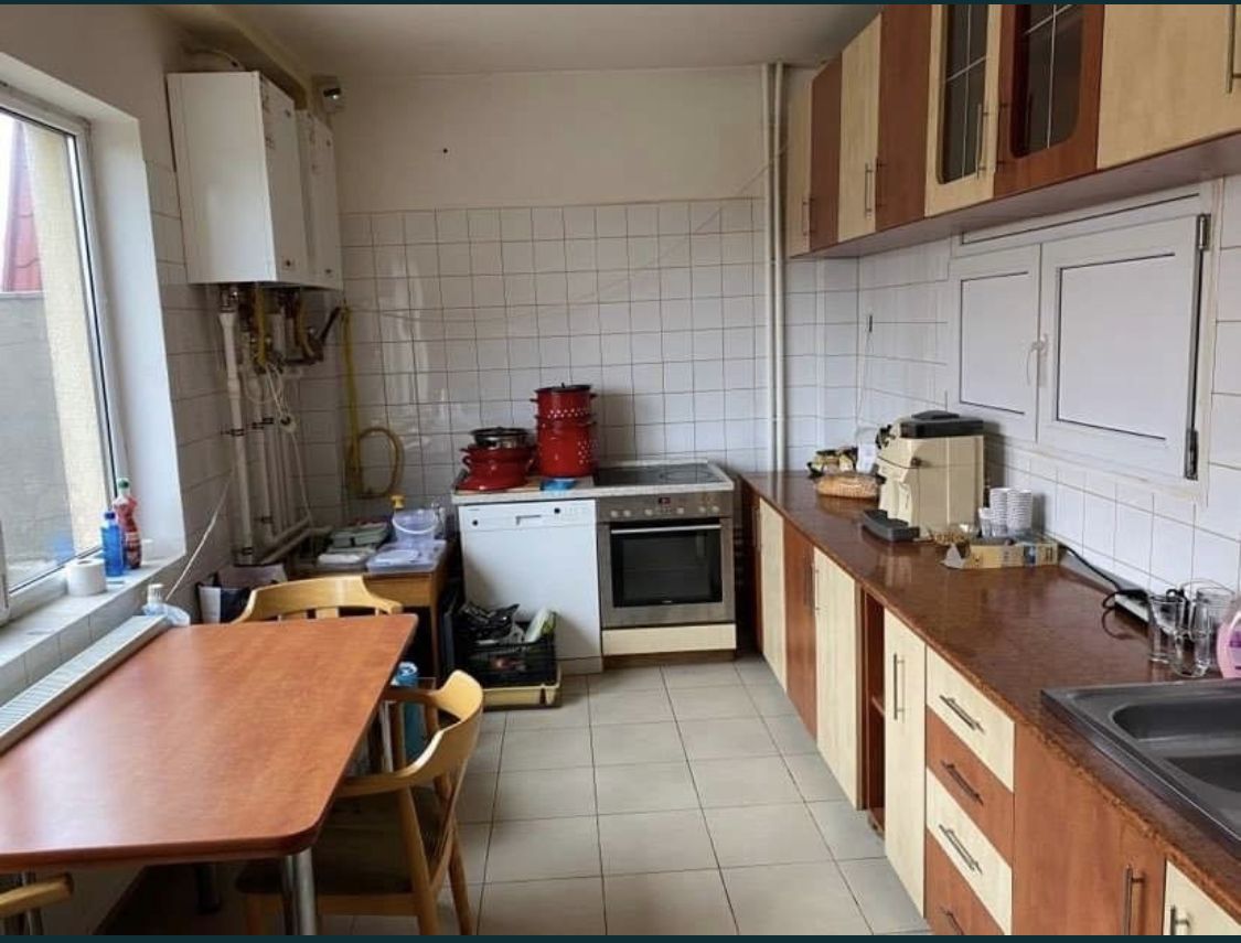 Vand casa cu mansarda — fotografia 6
