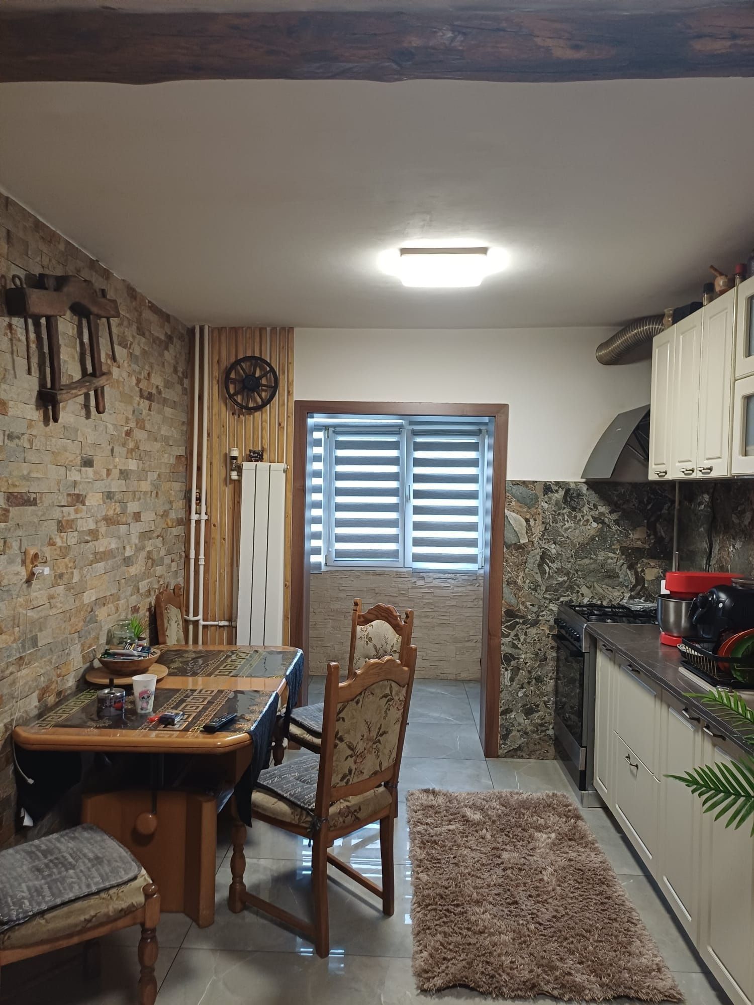 Apartament 2 decomandate-  Rovine, zona Bacriz — fotografia 4