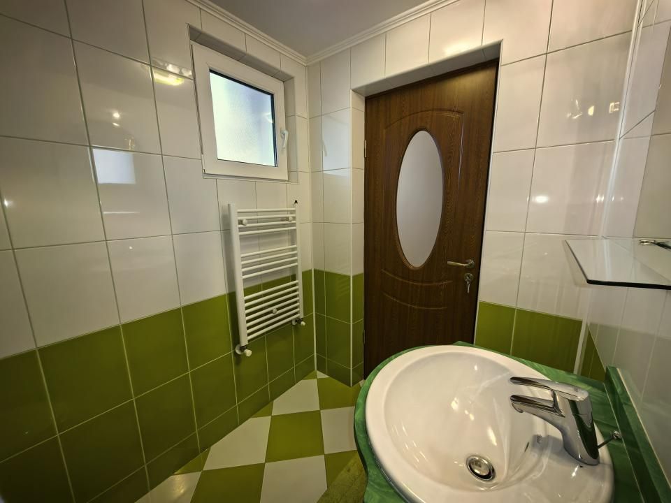 Casă individuală 4 camere 2 garaje 150 mp + anexa și gradina — fotografia 14