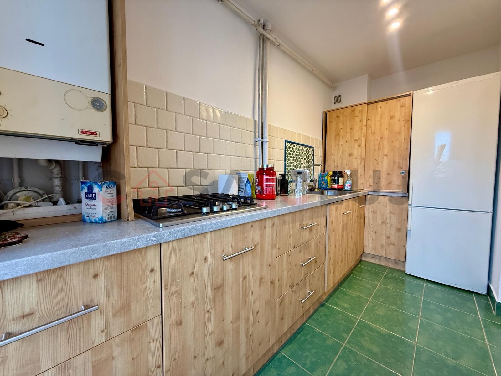 Apartament renovat, etaj intermediar, zona Bucegi — fotografia 9
