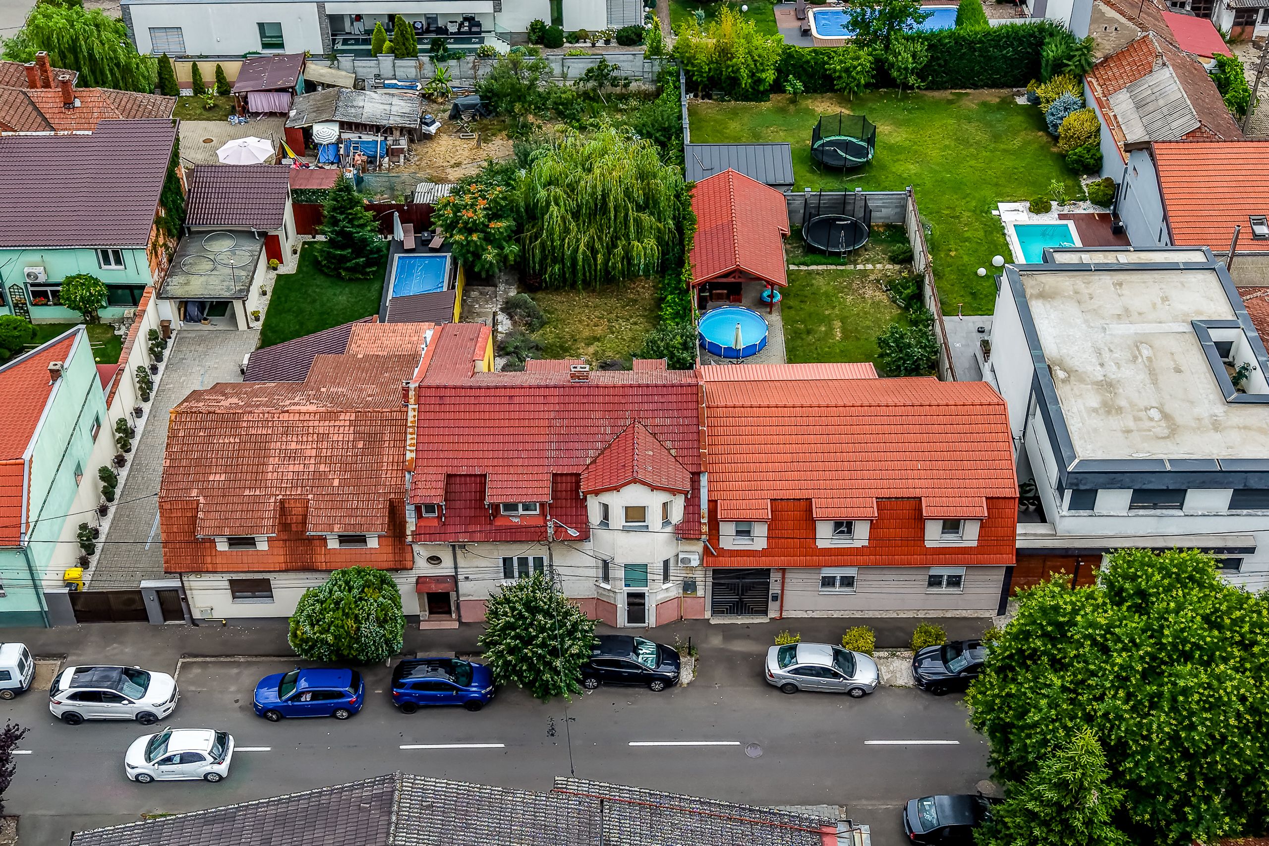 Casa Solida cu Mansarda in Zona Excelenta Parneava — fotografia 10