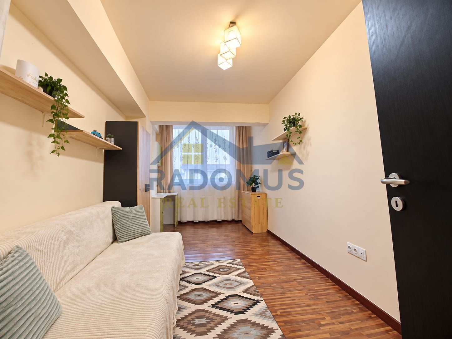 Apartament 3 camere - 74 mp utili - Loc Parcare - Bloc 2014 - Centrală — fotografia 6
