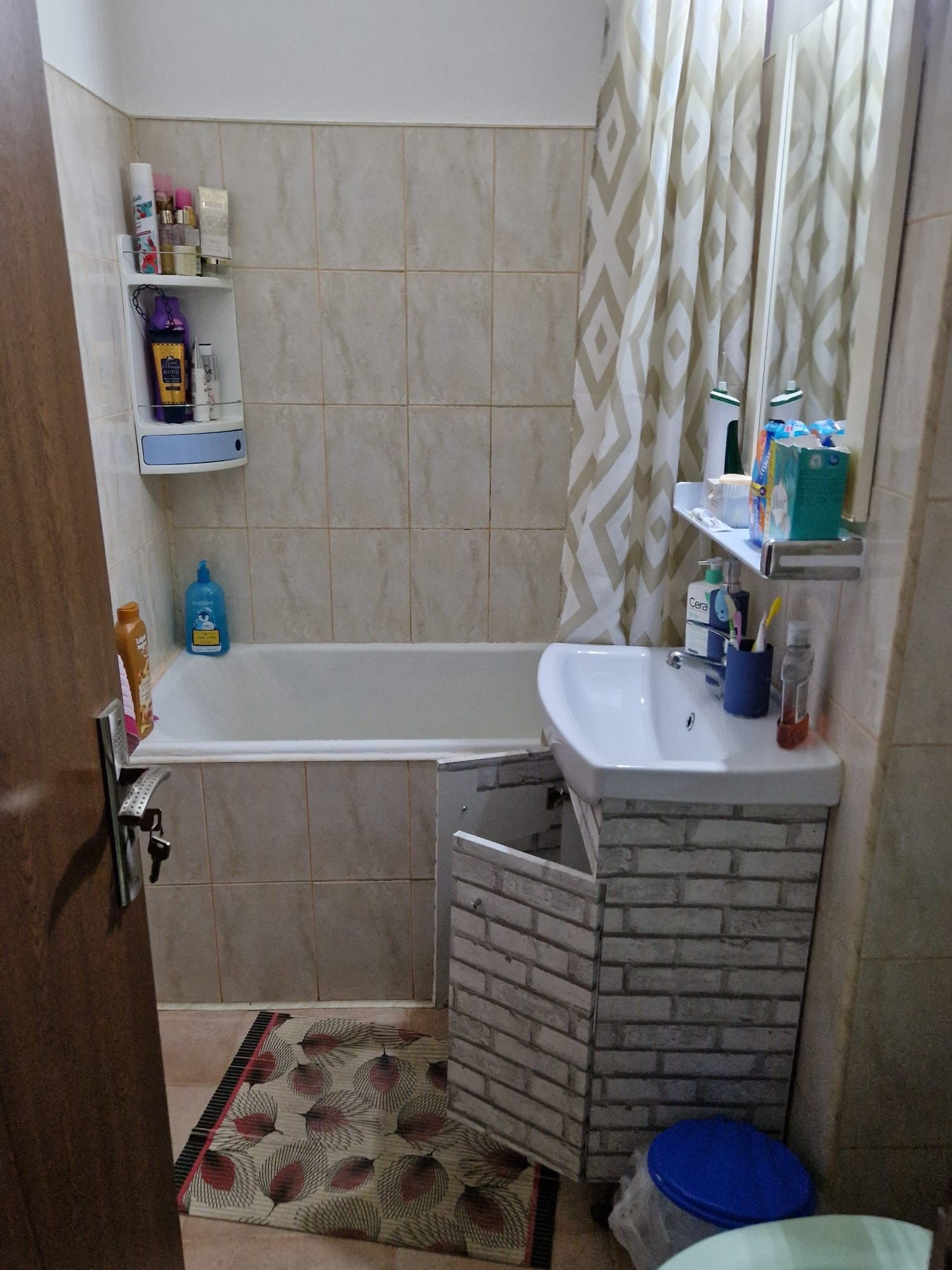 Garsoniera de inchiriat, metrou lujerului — fotografia 3