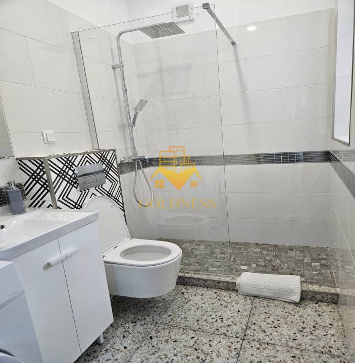 1 camera, Regionala CFR, Teatru , Piata Unirii, Piata Mihai Viteazu — fotografia 7