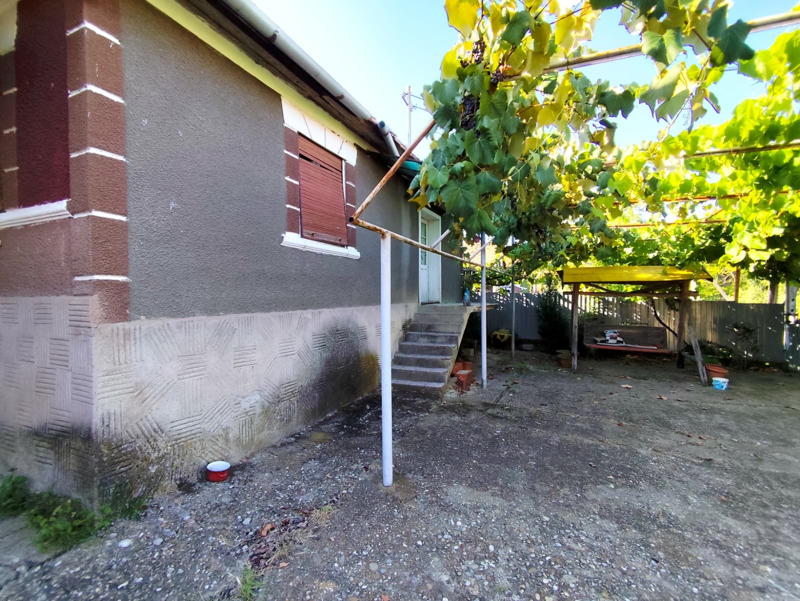 Casa la tara, Calea Mare, Bihor, teren mare, 2 intrari auto – vanzare — fotografia 3