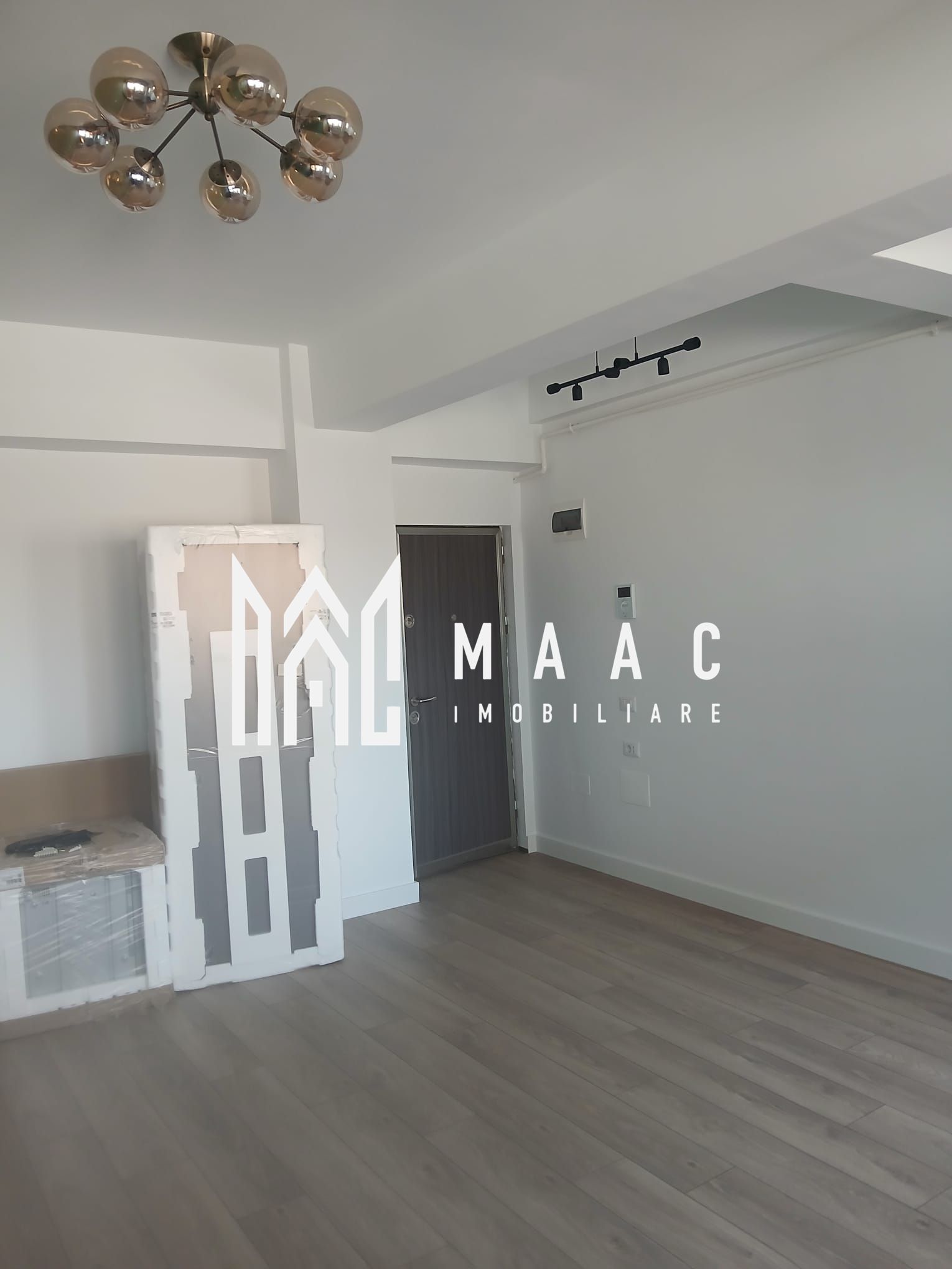 Apartament 2 camere de vânzare | Râmnicu Vâlcea | Parcare — fotografia 11