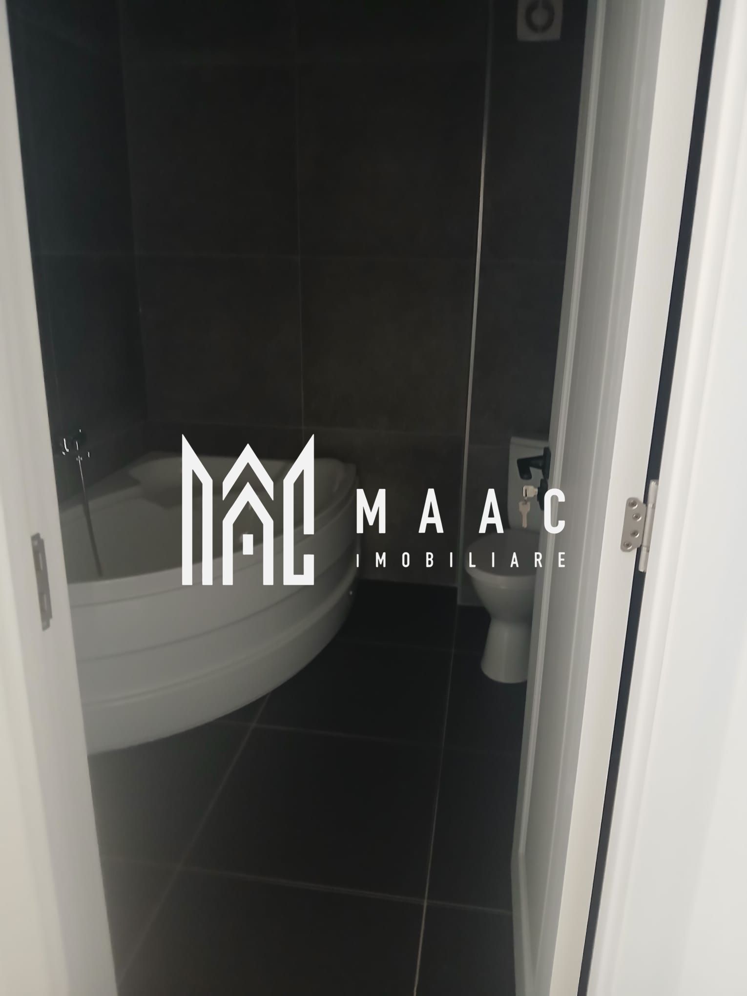 Apartament 2 camere de vânzare | Râmnicu Vâlcea | Parcare — fotografia 12