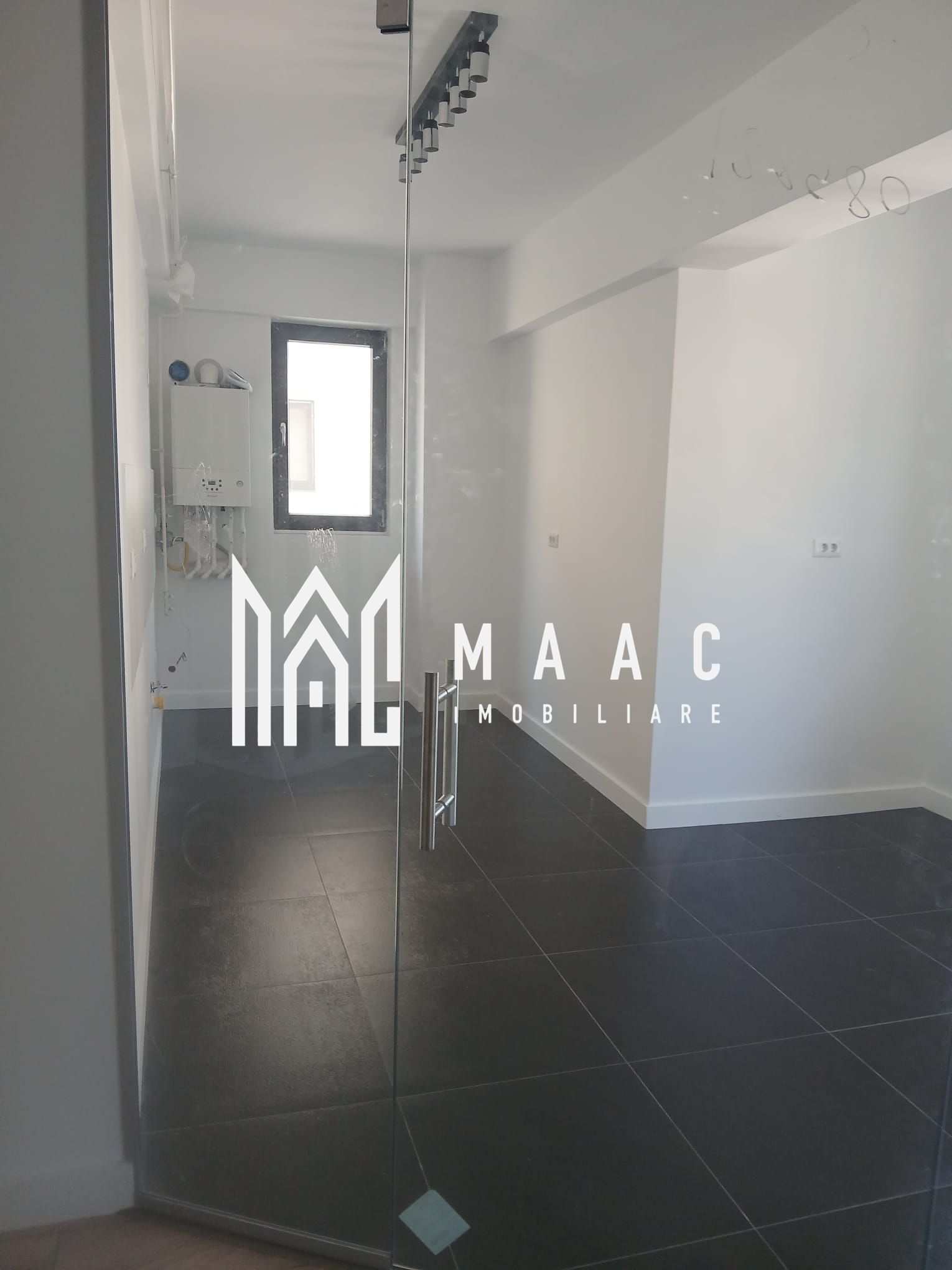 Apartament 2 camere de vânzare | Râmnicu Vâlcea | Parcare — fotografia 6