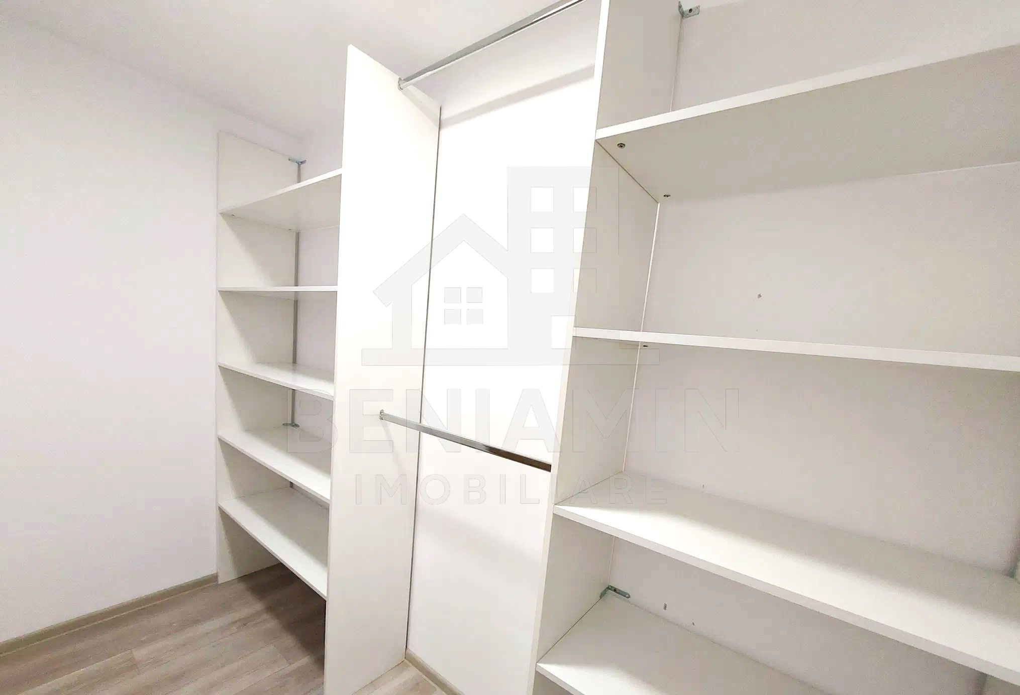 Apartament 2 camere - Platinum Residence - Coresi - Parcare 66.4mp — fotografia 8