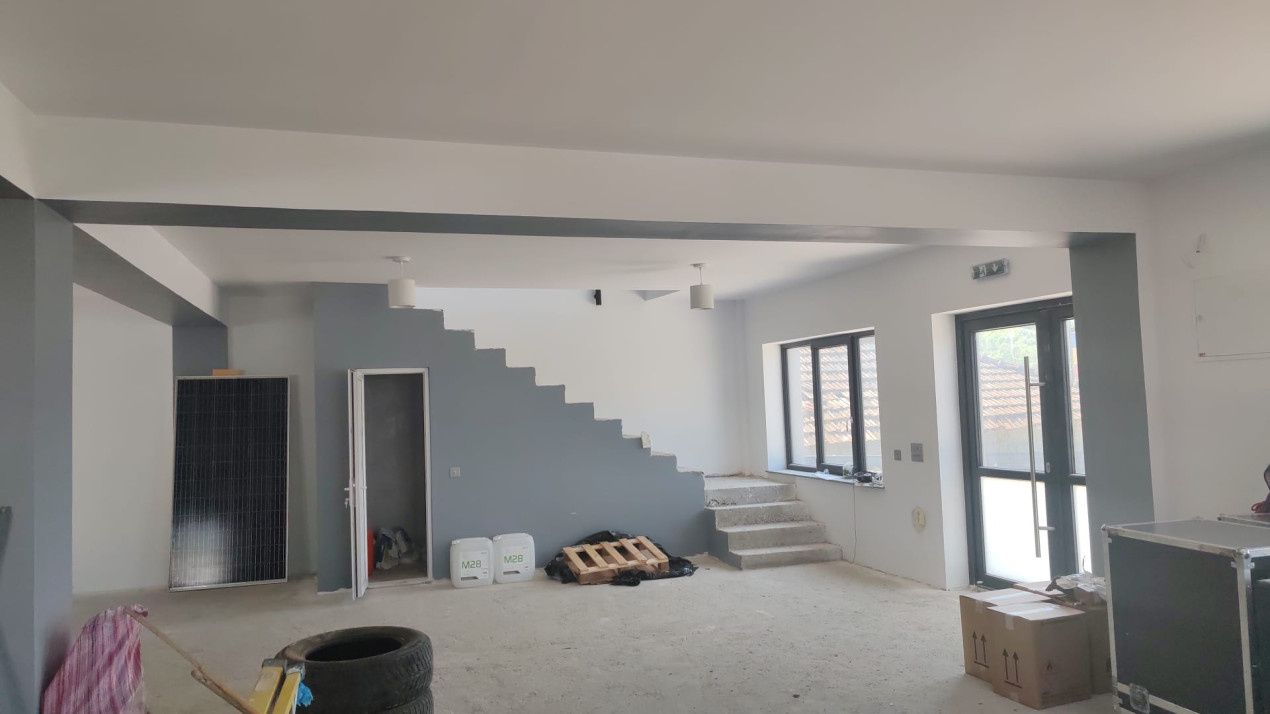 Spatiu comercial nou. Spatiu birouri — fotografia 4